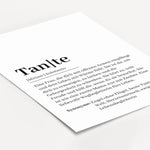 Tante Definition Poster-famprints-Personalisiertes Poster-Suchst du nach einem besonderen Geschenk für deine Tante? Unser Tante Definition Poster ist die perfekte Wahl! Dieses liebevoll gestaltete Poster zeigt auf einzigartige Weise, wie wunderbar eine Ta