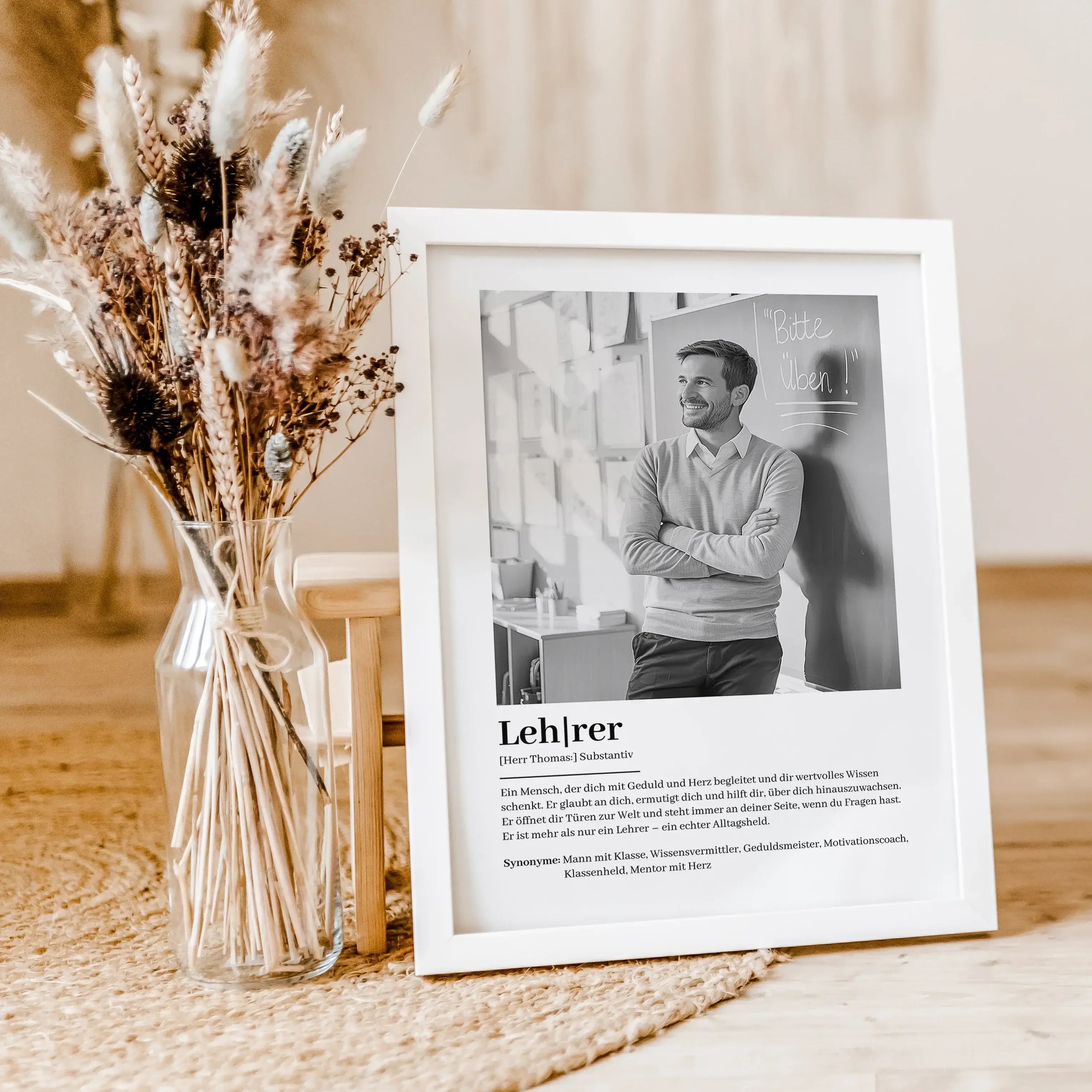 Lehrer Definition Poster mit Foto-Personalisiertes Poster-famprints-Suchst du nach einem besonderen Geschenk für deinen Lehrer? Unser Lehrer Definition Poster mit Foto ist die perfekte Wahl! Dieses liebevoll gestaltete Poster zeigt auf einzigartige Weise,