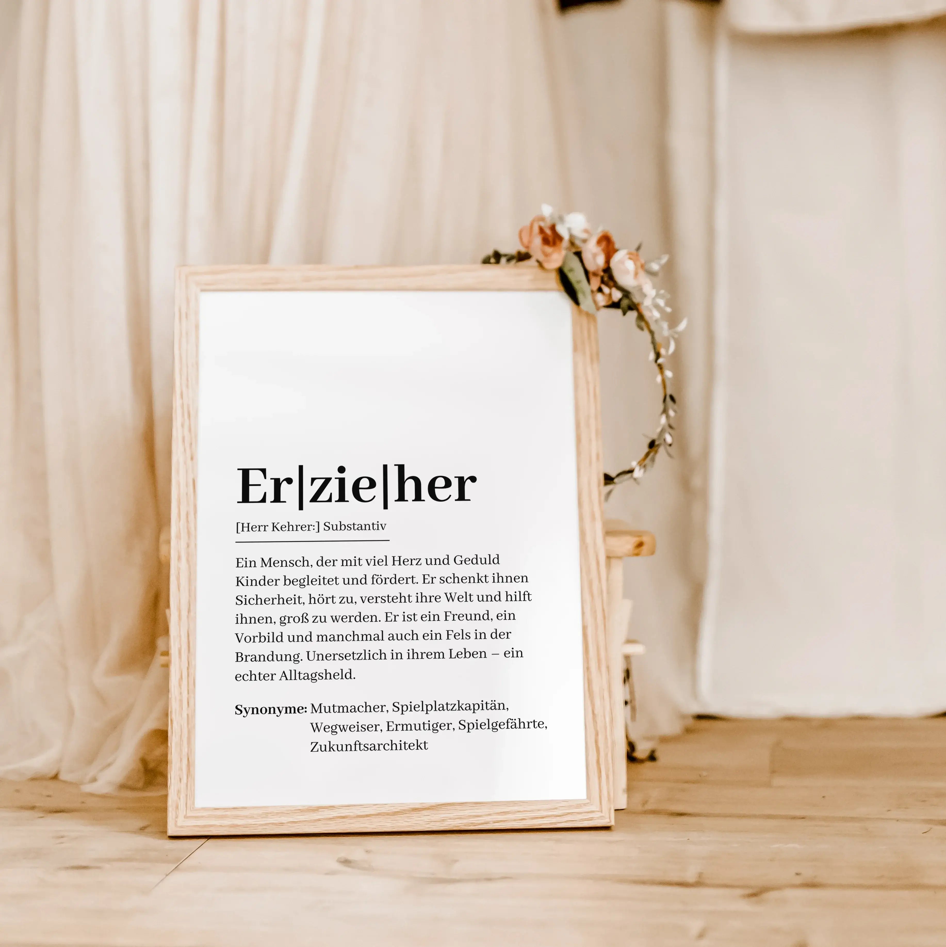 Erzieher Definition Poster-Personalisiertes Poster-famprints-Suchst du nach einem besonderen Geschenk für deinen Erzieher? Unser Erzieher Definition Poster ist genau das Richtige! Dieses liebevoll gestaltete Poster zeigt auf einzigartige Weise, was einen