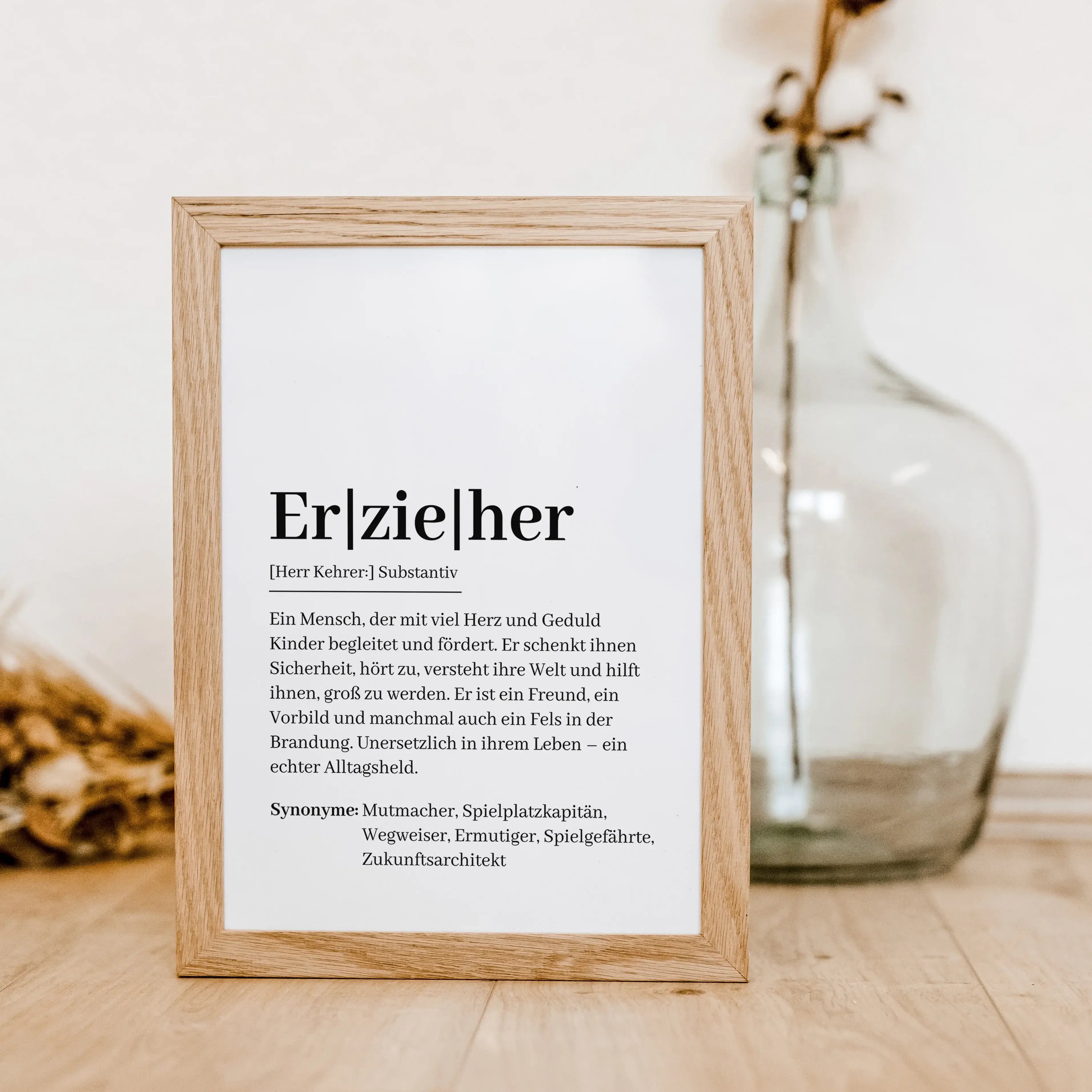 Erzieher Definition Poster-Personalisiertes Poster-famprints-Suchst du nach einem besonderen Geschenk für deinen Erzieher? Unser Erzieher Definition Poster ist genau das Richtige! Dieses liebevoll gestaltete Poster zeigt auf einzigartige Weise, was einen