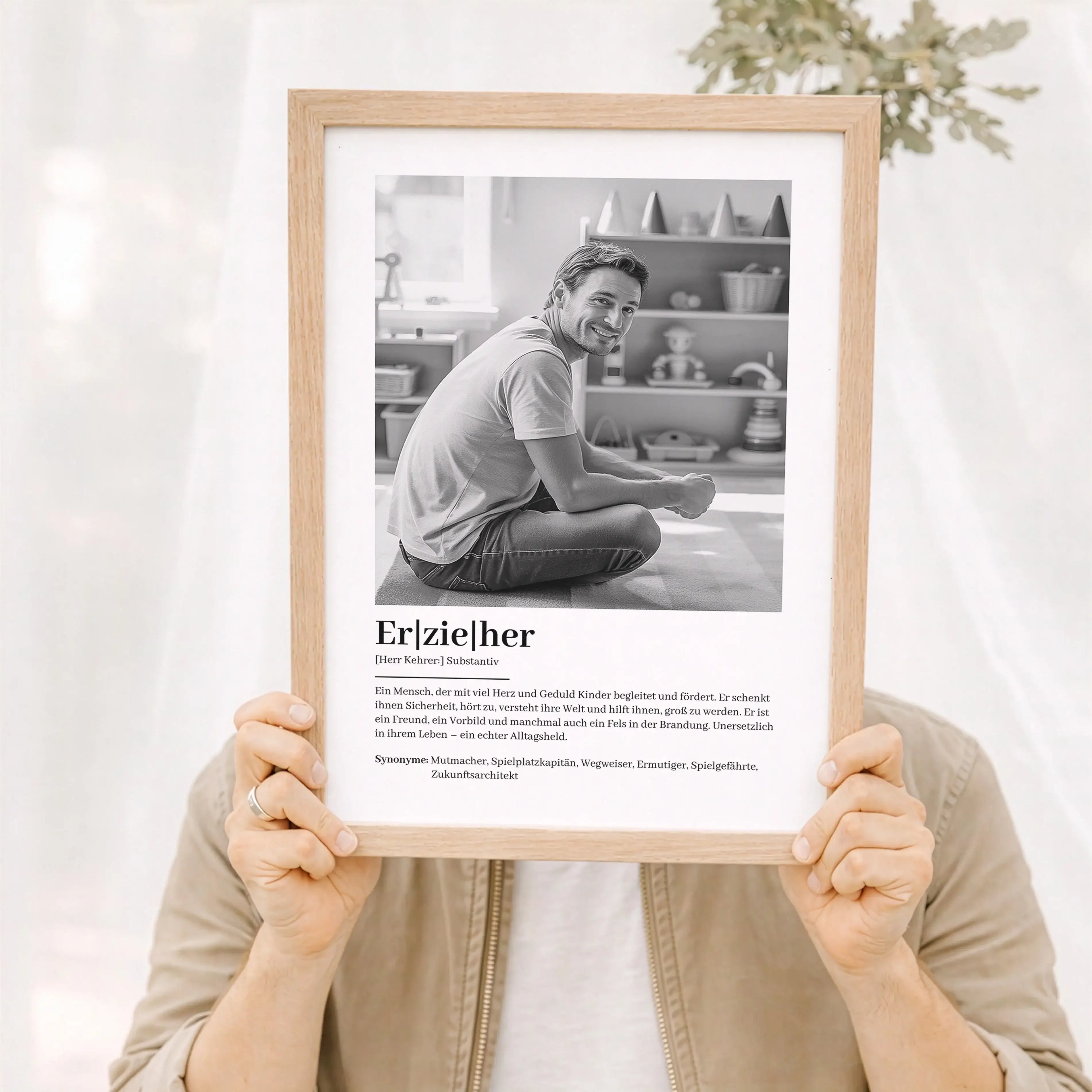 Erzieher Definition Poster mit Foto-Personalisiertes Poster-famprints-Das Erzieher Definition Poster mit Foto ist ein persönliches Geschenk, das Wertschätzung sichtbar macht. Es verbindet eine liebevoll formulierte Definition mit deinem eigenen Foto und s