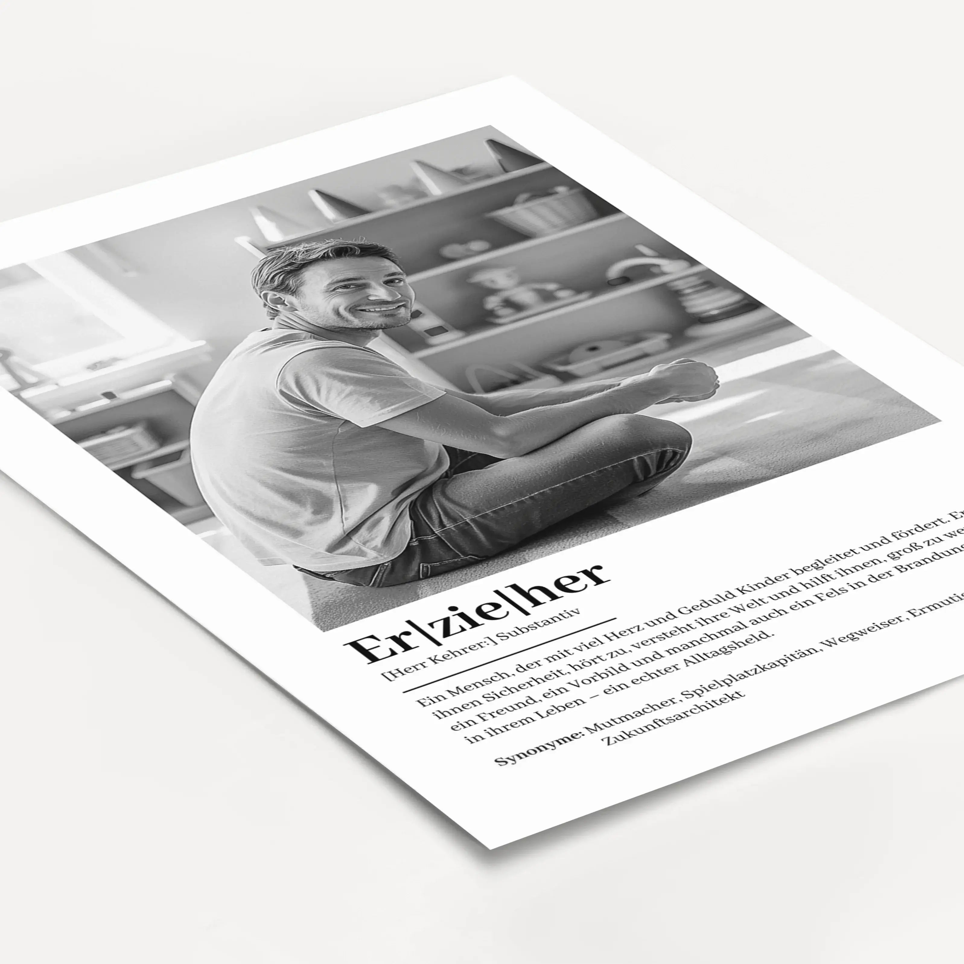 Erzieher Definition Poster mit Foto-Personalisiertes Poster-famprints-Das Erzieher Definition Poster mit Foto ist ein persönliches Geschenk, das Wertschätzung sichtbar macht. Es verbindet eine liebevoll formulierte Definition mit deinem eigenen Foto und s