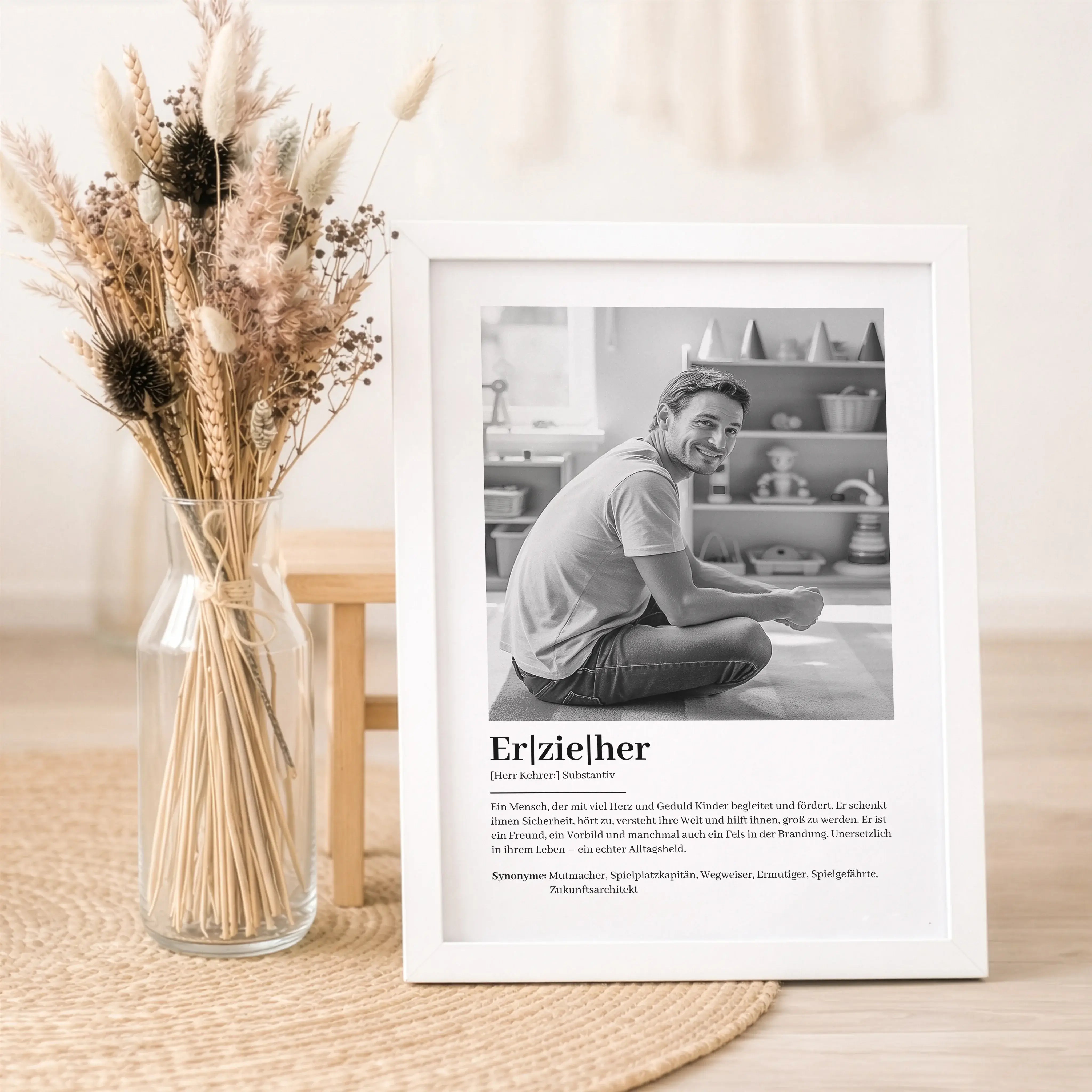 Erzieher Definition Poster mit Foto-Personalisiertes Poster-famprints-Das Erzieher Definition Poster mit Foto ist ein persönliches Geschenk, das Wertschätzung sichtbar macht. Es verbindet eine liebevoll formulierte Definition mit deinem eigenen Foto und s