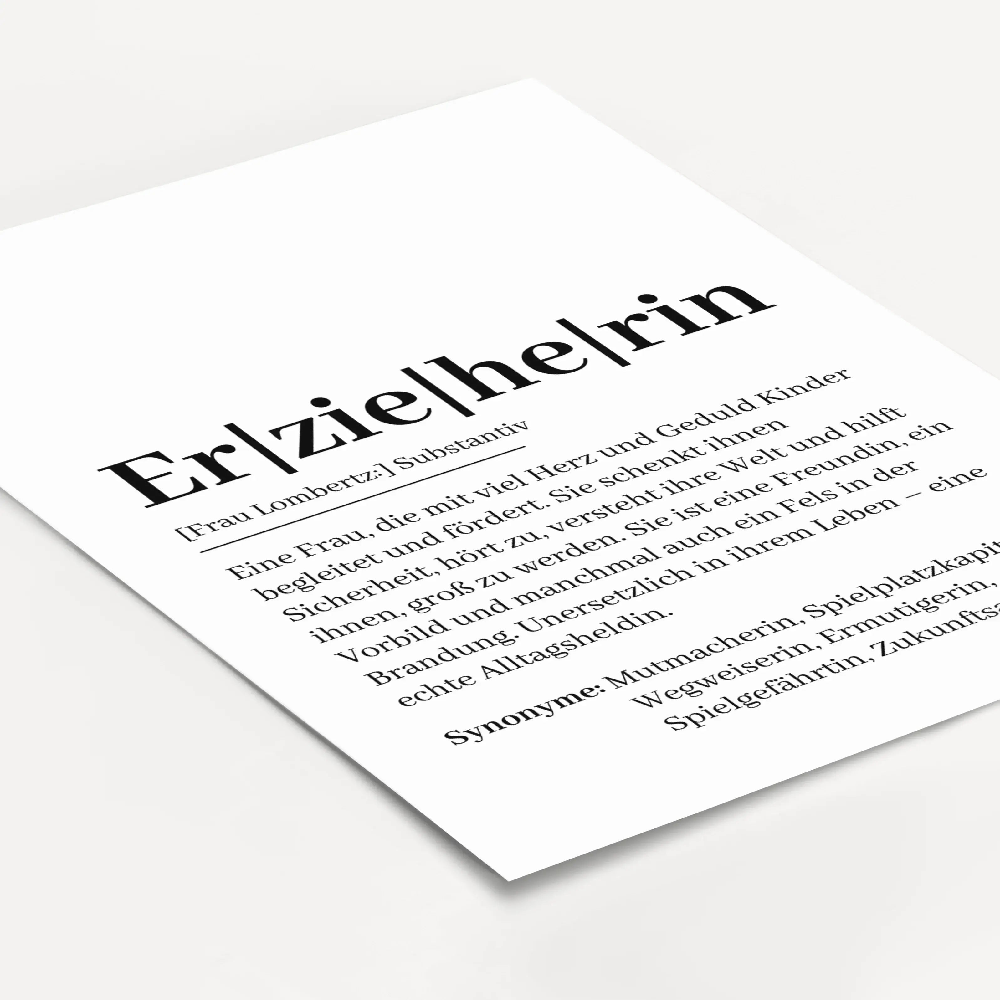 Erzieherin Definition Poster-Personalisiertes Poster-famprints-Du suchst ein persönliches Geschenk für eine Erzieherin, das Wertschätzung zeigt und lange Freude macht? Das Erzieherin Definition Poster von famprints verbindet modernes Design mit einer lieb