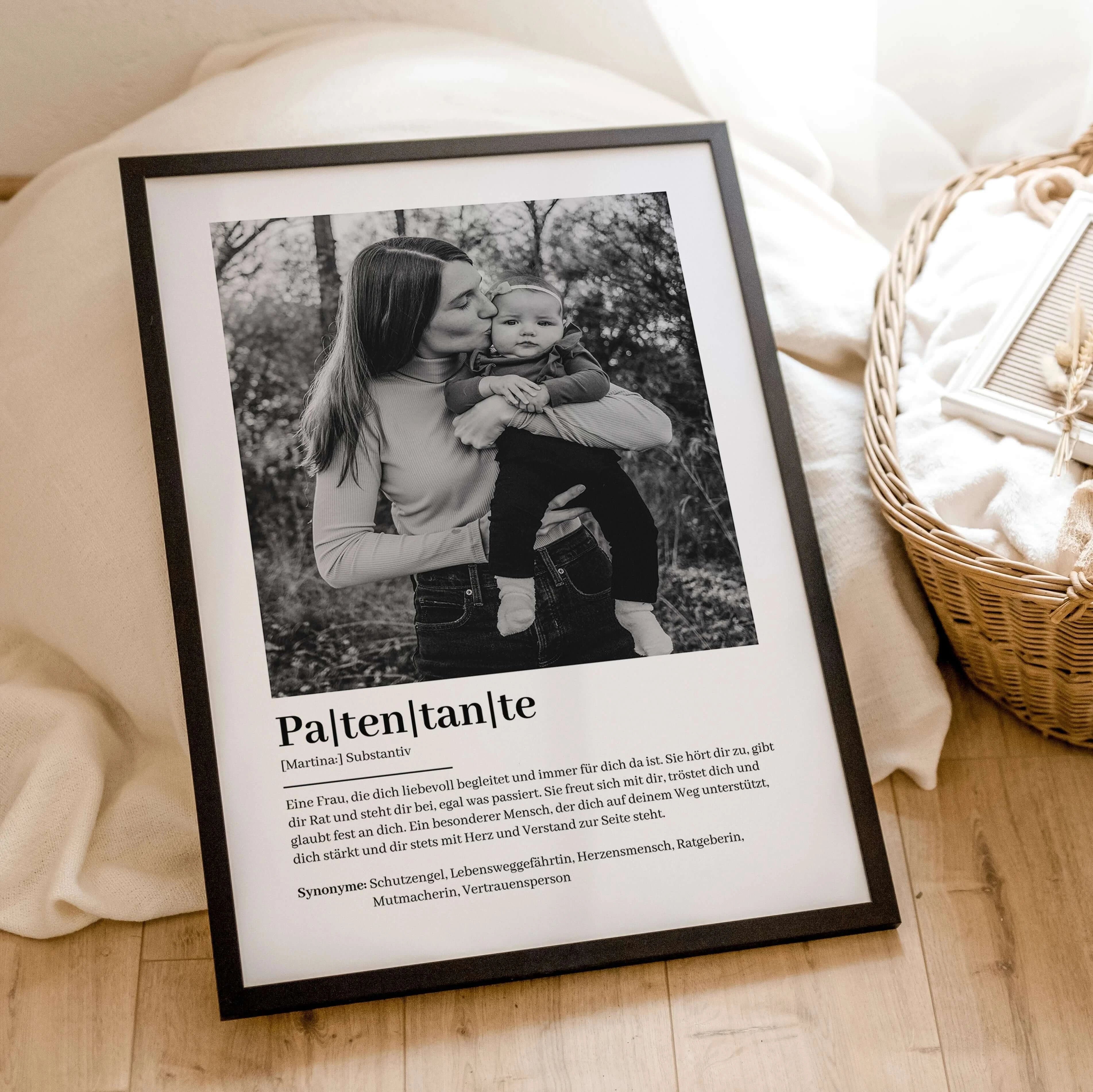 Patentante Definition Poster mit Foto-Personalisiertes Poster-famprints-Suchst du nach einem besonderen Geschenk für deine Patentante? Unser Patentante Definition Poster mit Foto ist die perfekte Wahl! Dieses liebevoll gestaltete Poster zeigt auf einzigar