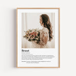 Braut Definition Poster mit Foto-Personalisiertes Poster-famprints-Suchst du nach einem einzigartigen Geschenk für die Braut? Unser Braut Definition Poster mit Foto ist die perfekte Wahl! Dieses liebevoll gestaltete Poster zeigt auf besondere Weise, was e