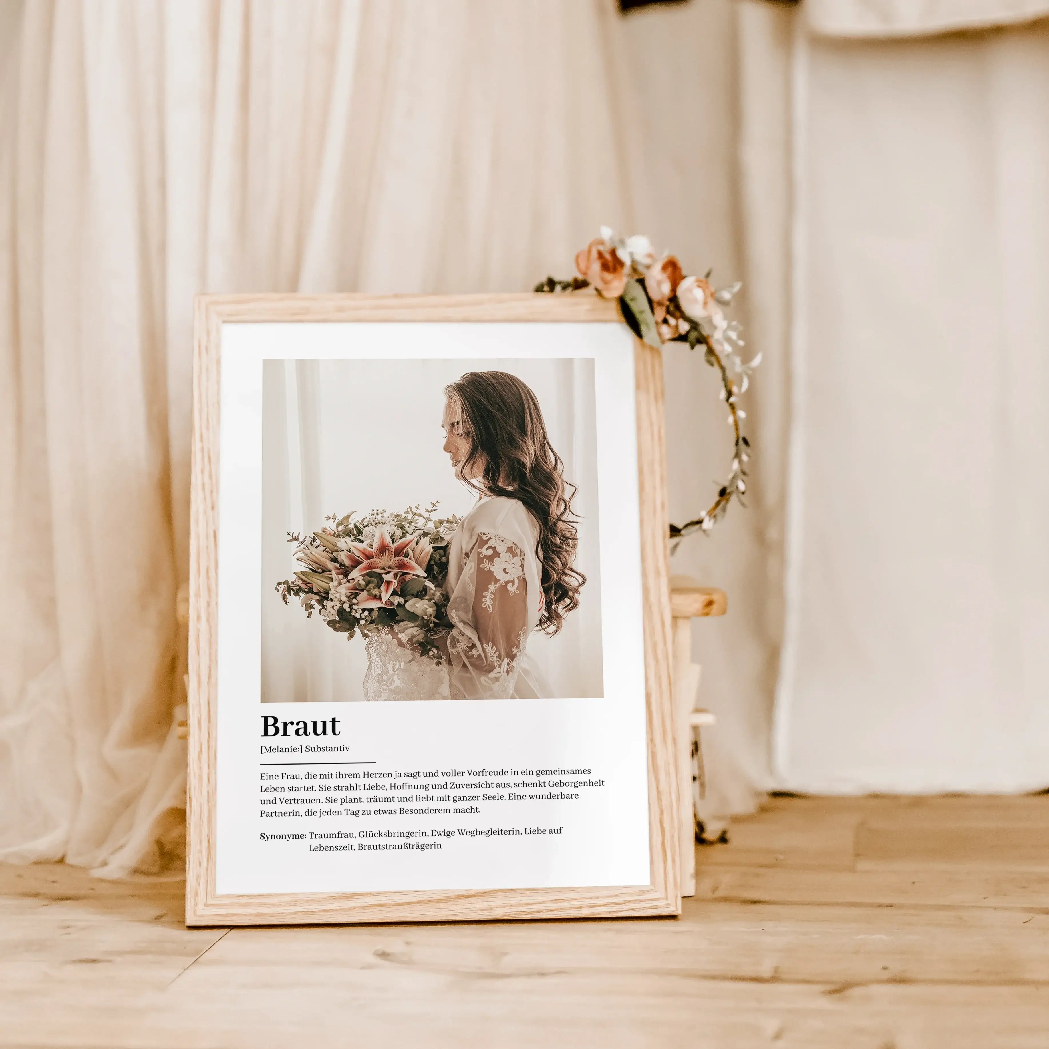 Braut Definition Poster mit Foto-Personalisiertes Poster-famprints-Suchst du nach einem einzigartigen Geschenk für die Braut? Unser Braut Definition Poster mit Foto ist die perfekte Wahl! Dieses liebevoll gestaltete Poster zeigt auf besondere Weise, was e