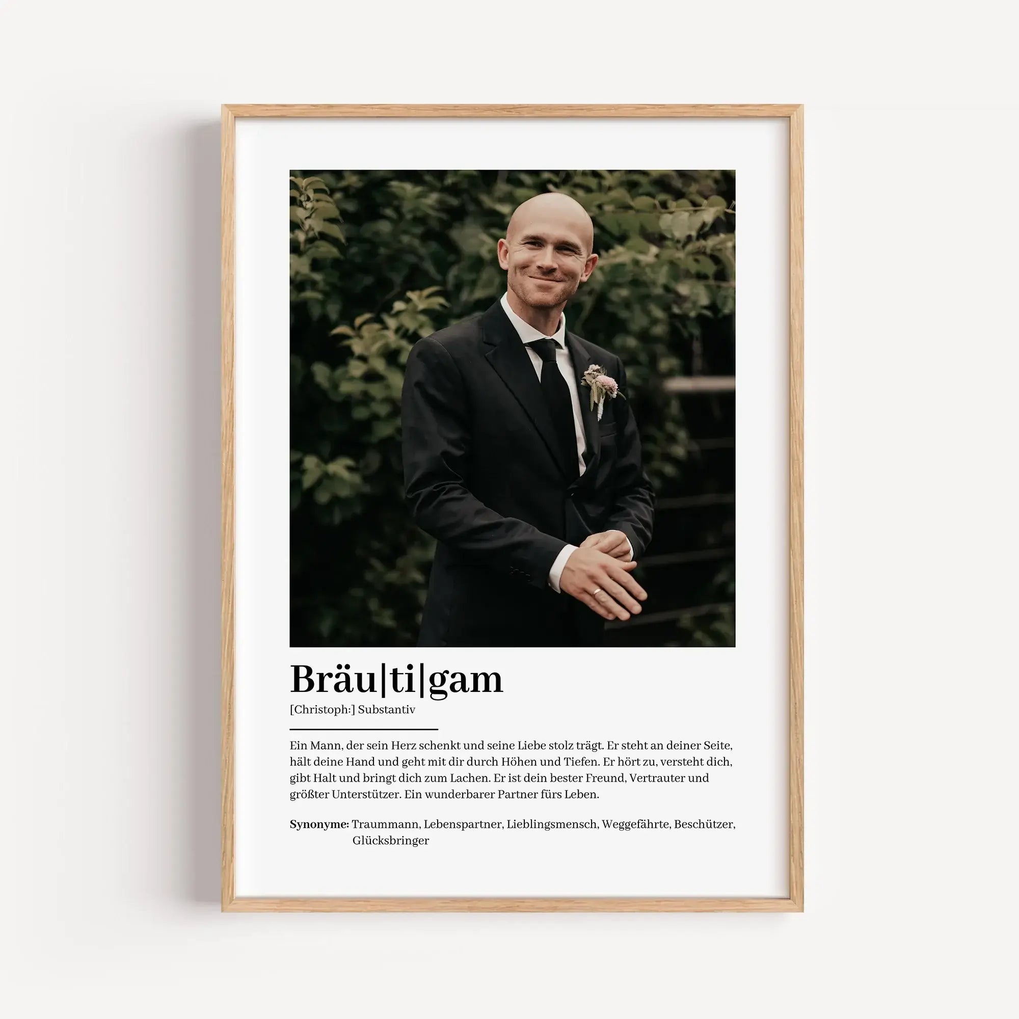 Bräutigam Definition Poster mit Foto-Personalisiertes Poster-famprints-Suchst du nach einem einzigartigen Geschenk für den Bräutigam? Unser Bräutigam Definition Poster mit Foto ist die perfekte Wahl! Dieses liebevoll gestaltete Poster zeigt auf kreative W