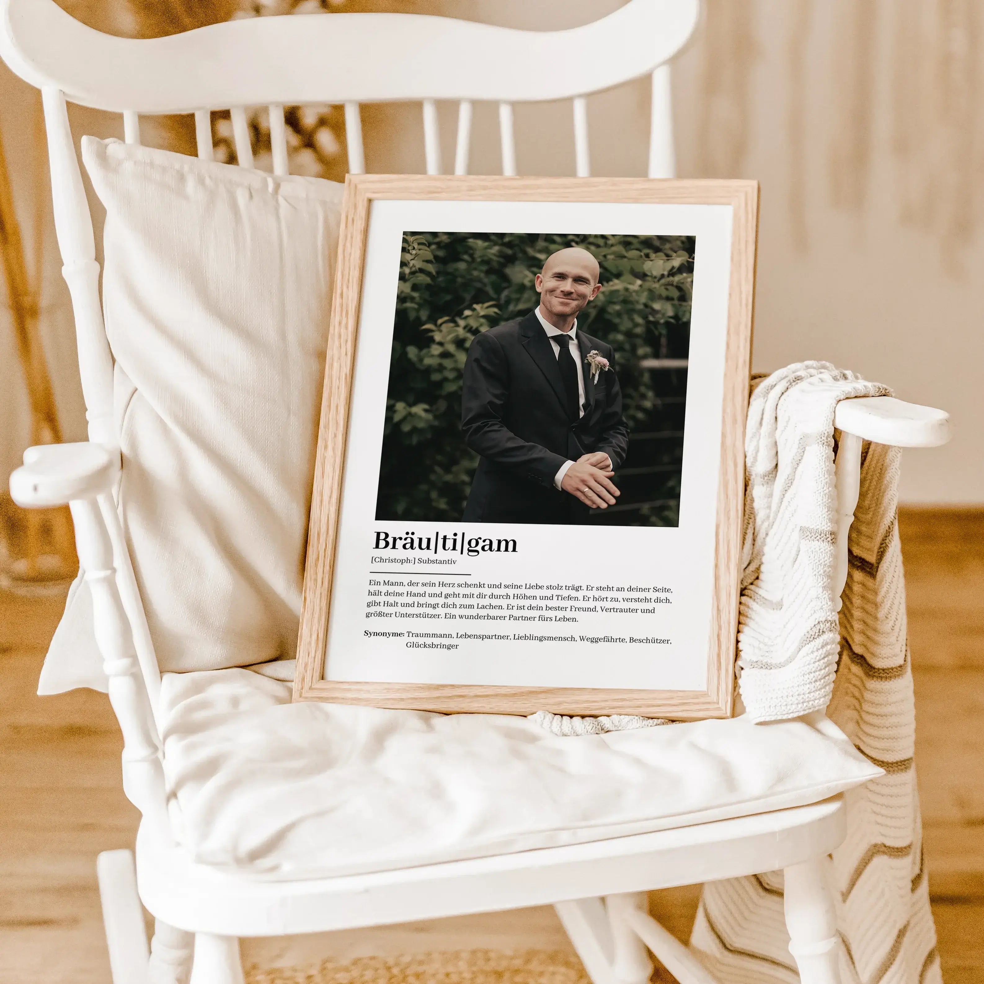 Bräutigam Definition Poster mit Foto-Personalisiertes Poster-famprints-Suchst du nach einem einzigartigen Geschenk für den Bräutigam? Unser Bräutigam Definition Poster mit Foto ist die perfekte Wahl! Dieses liebevoll gestaltete Poster zeigt auf kreative W