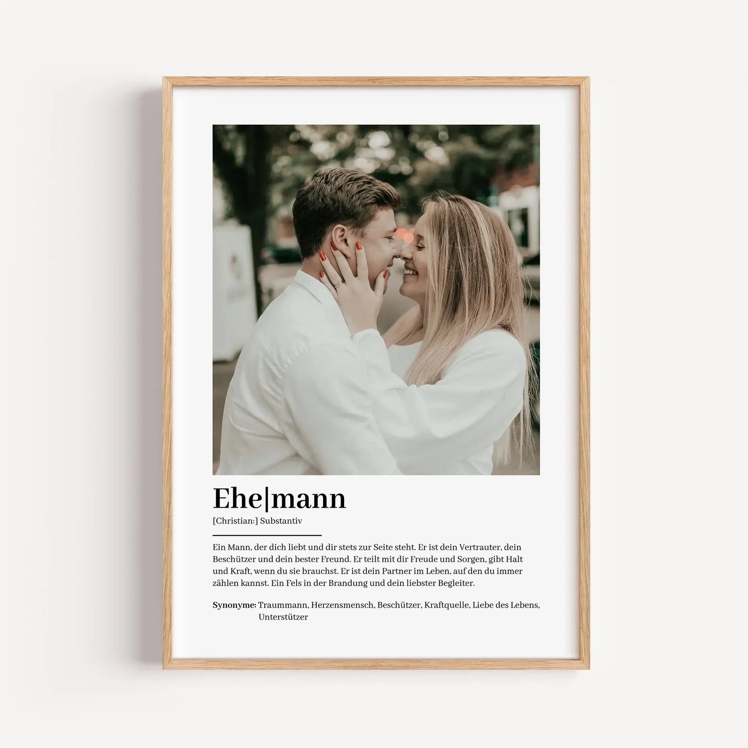 Ehemann Definition Poster mit Foto-Personalisiertes Poster-famprints-Suchst du nach einem einzigartigen Geschenk für deinen Liebsten? Unser Ehemann Definition Poster mit Foto ist die perfekte Wahl! Dieses liebevoll gestaltete Poster zeigt auf besondere We