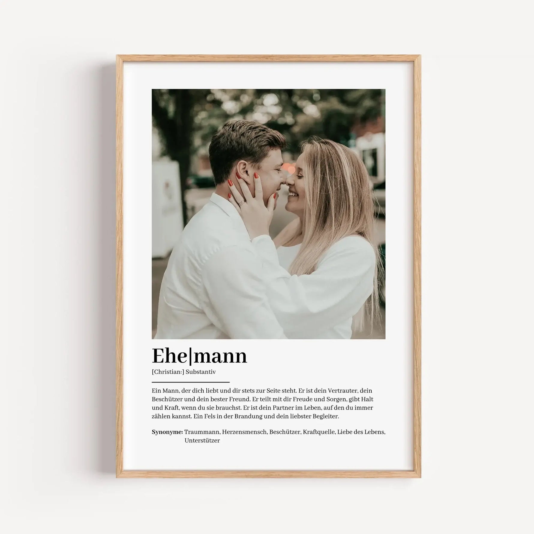 Ehemann Definition Poster mit Foto-Personalisiertes Poster-famprints-Suchst du nach einem einzigartigen Geschenk für deinen Liebsten? Unser Ehemann Definition Poster mit Foto ist die perfekte Wahl! Dieses liebevoll gestaltete Poster zeigt auf besondere We