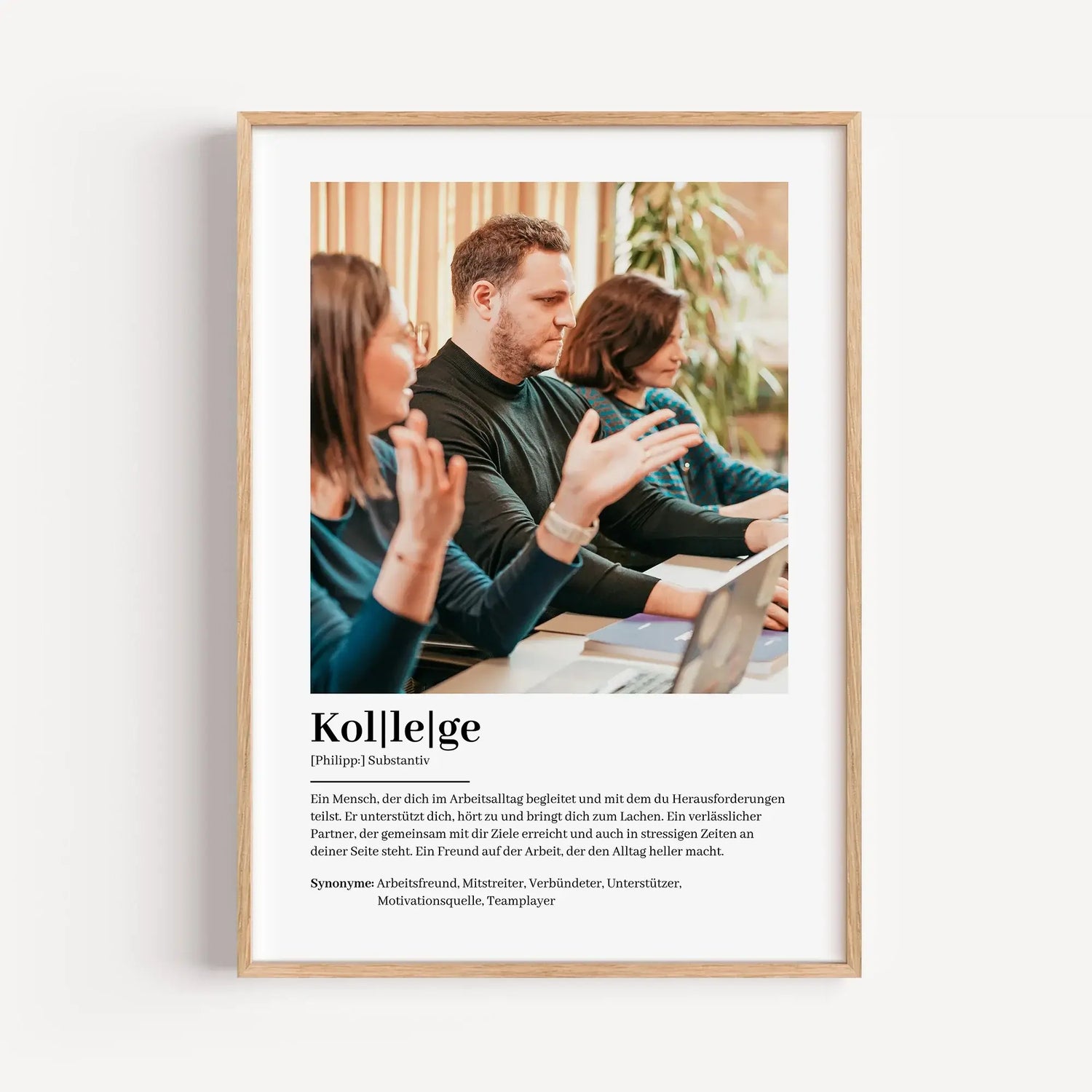 Kollege Definition Poster mit Foto-Personalisiertes Poster-famprints-Das Kollege Definition Poster mit Foto ist das perfekte personalisierte Geschenk für deinen Kollegen. Auf liebevolle und humorvolle Weise beschreibt das Poster, wie dein Kollege wirklich