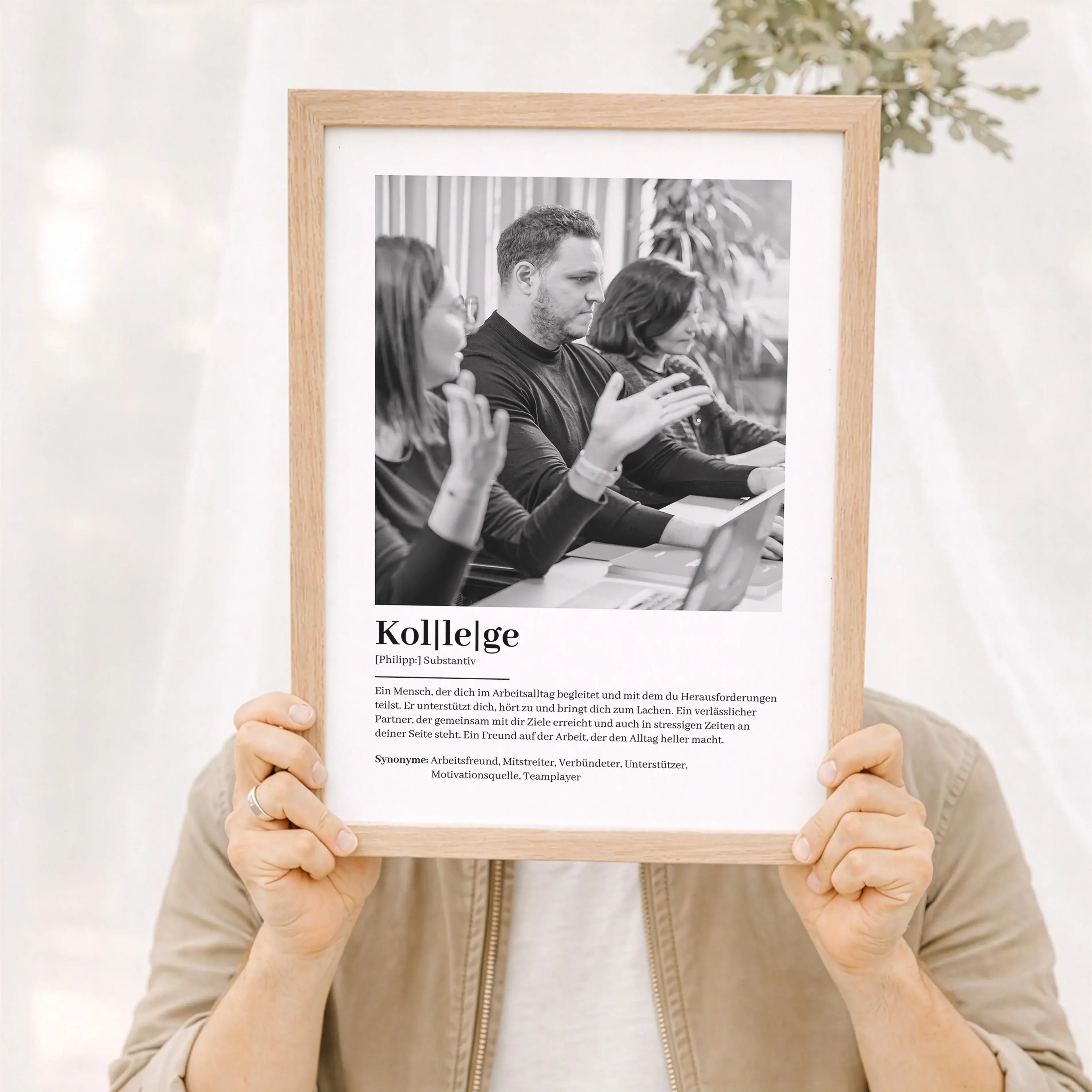 Kollege Definition Poster mit Foto-Personalisiertes Poster-famprints-Das Kollege Definition Poster mit Foto ist eine persönliche Art, Danke zu sagen und echte Wertschätzung zu zeigen. Bei famprints gestaltest du ein individuelles Poster, das deinen Kolleg