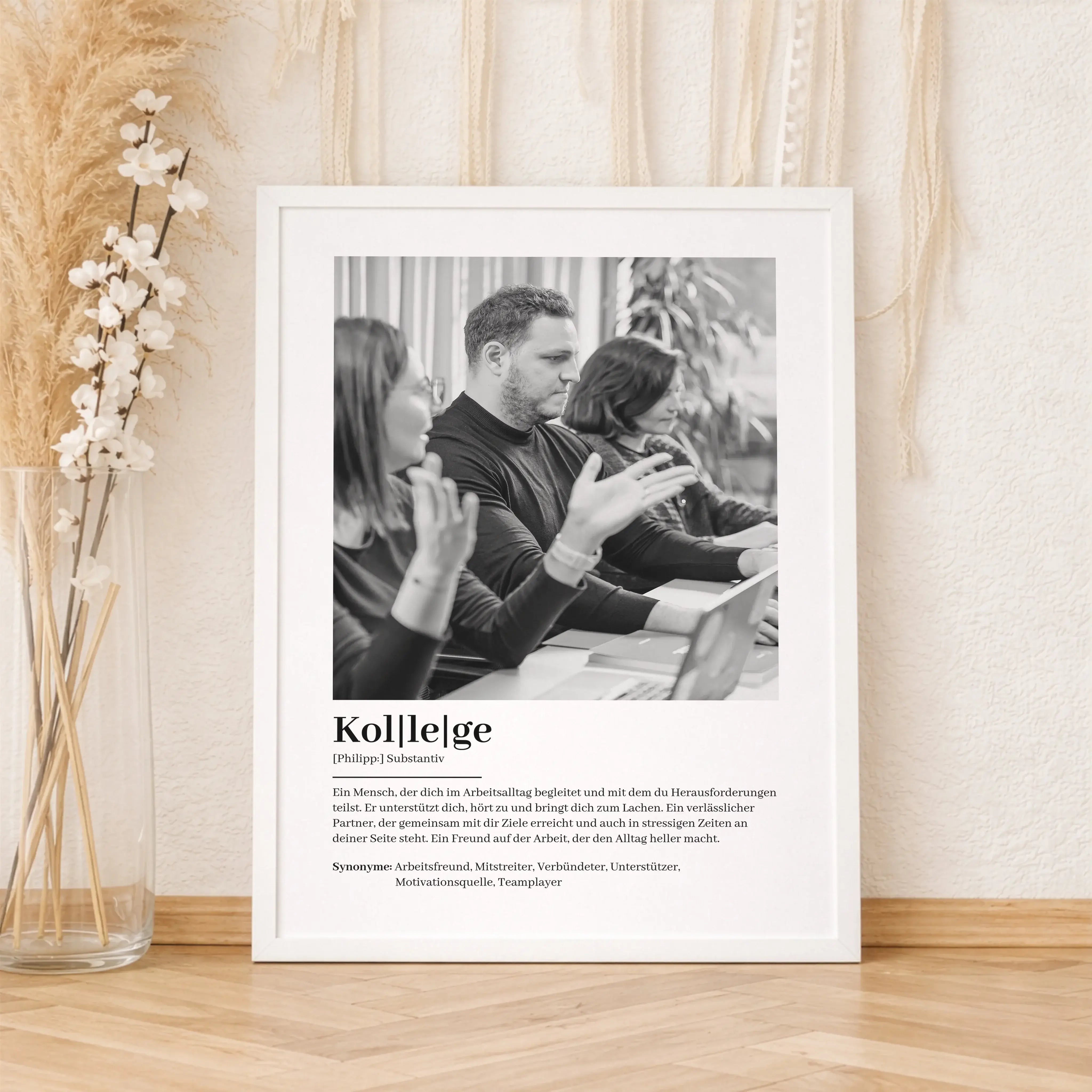 Kollege Definition Poster mit Foto-Personalisiertes Poster-famprints-Das Kollege Definition Poster mit Foto ist eine persönliche Art, Danke zu sagen und echte Wertschätzung zu zeigen. Bei famprints gestaltest du ein individuelles Poster, das deinen Kolleg