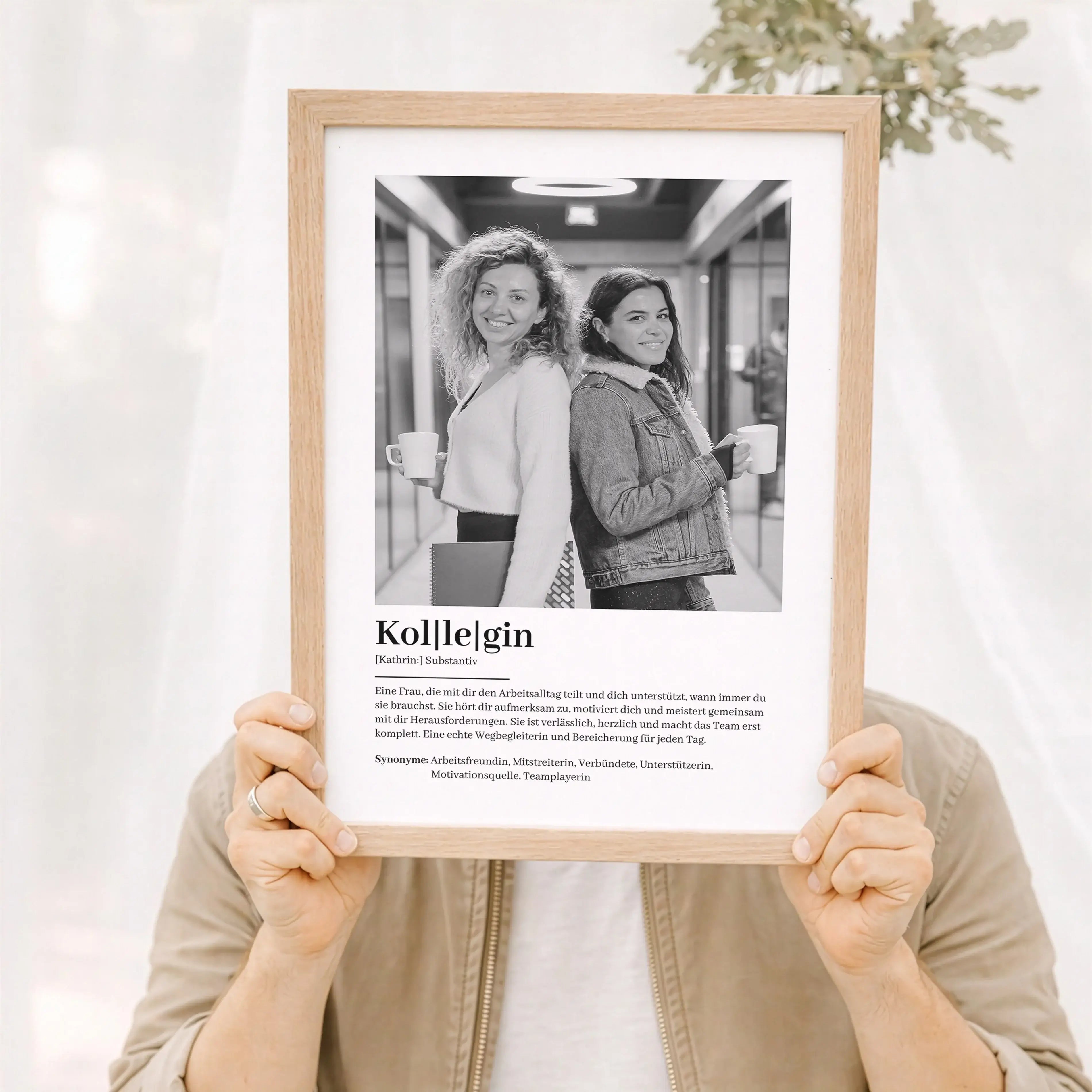 Kollegin Definition Poster mit Foto-Personalisiertes Poster-famprints-Kollegin Definition Poster mit Foto ist eine persönliche Geschenkidee für den Arbeitsplatz und darüber hinaus. Dieses Poster verbindet eine liebevoll formulierte Definition mit einem ei