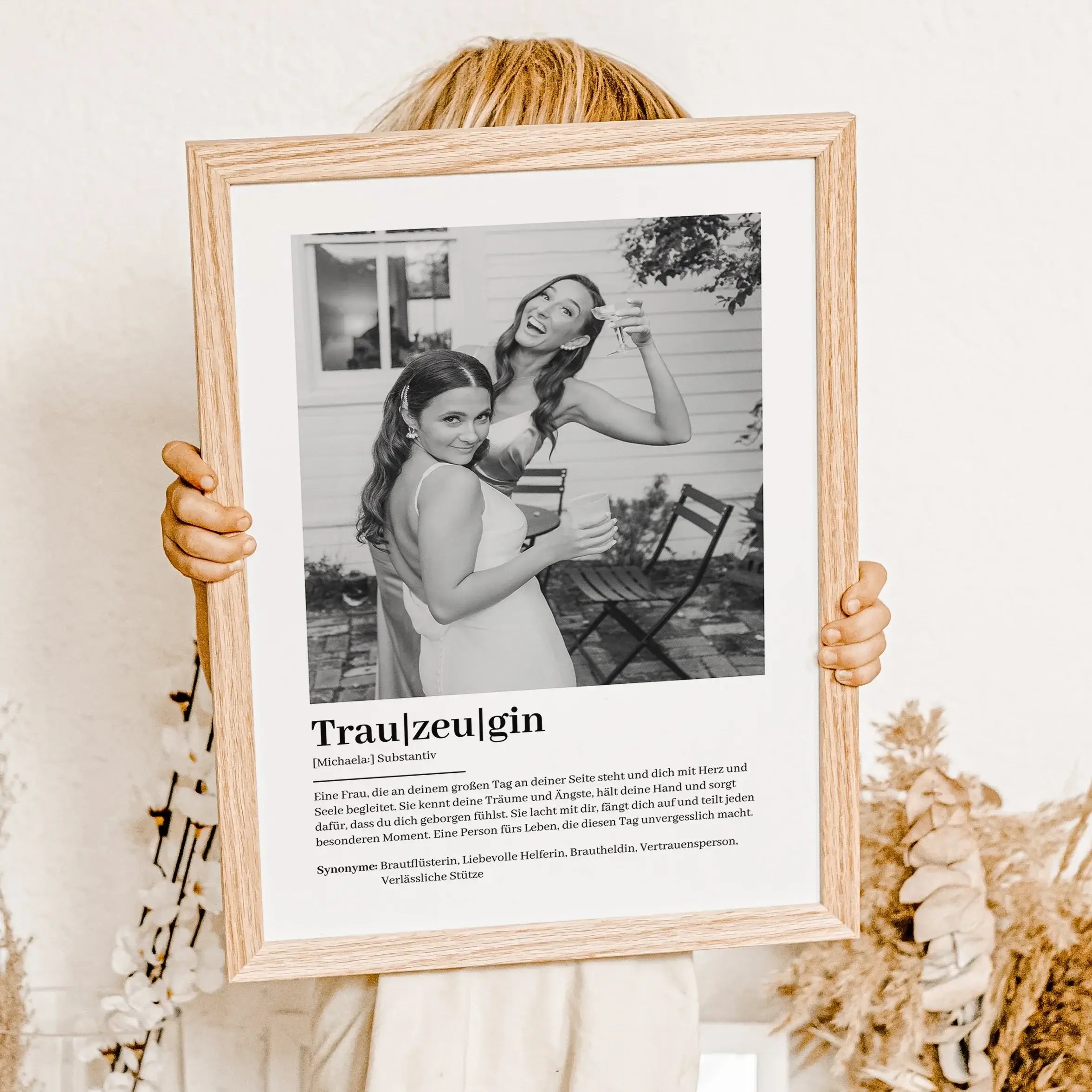 Trauzeugin Definition Poster mit Foto-Personalisiertes Poster-famprints-Suchst du nach einem einzigartigen Geschenk für deine Trauzeugin? Unser Trauzeugin Definition Poster mit Foto ist die perfekte Wahl! Dieses liebevoll gestaltete Poster zeigt auf beson
