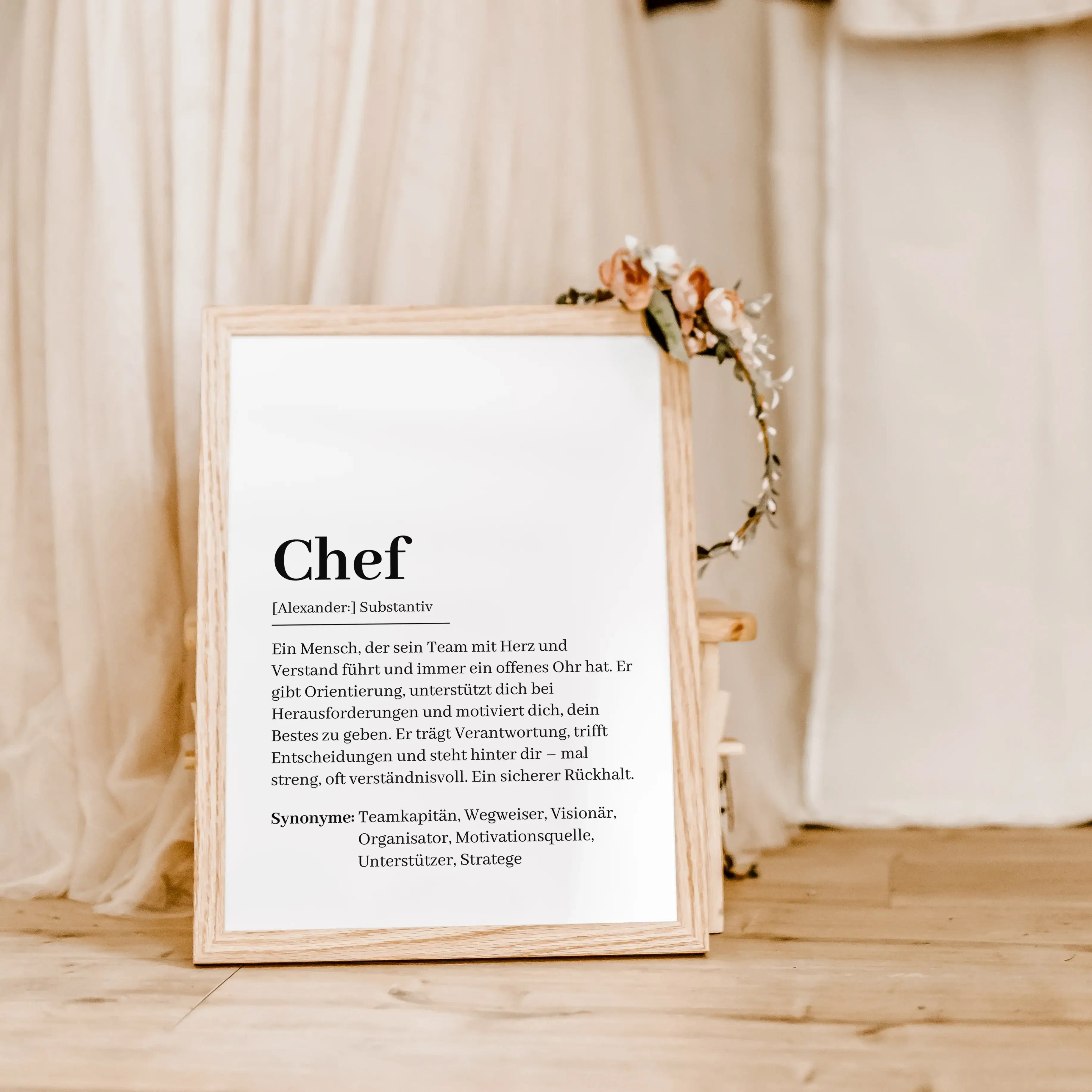 Chef Definition Poster-Personalisiertes Poster-famprints-Suchst du ein besonderes Geschenk für deinen Chef? Unser Chef Definition Poster ist die perfekte Wahl! Dieses liebevoll gestaltete Poster zeigt auf humorvolle und wertschätzende Weise, wie ein echte