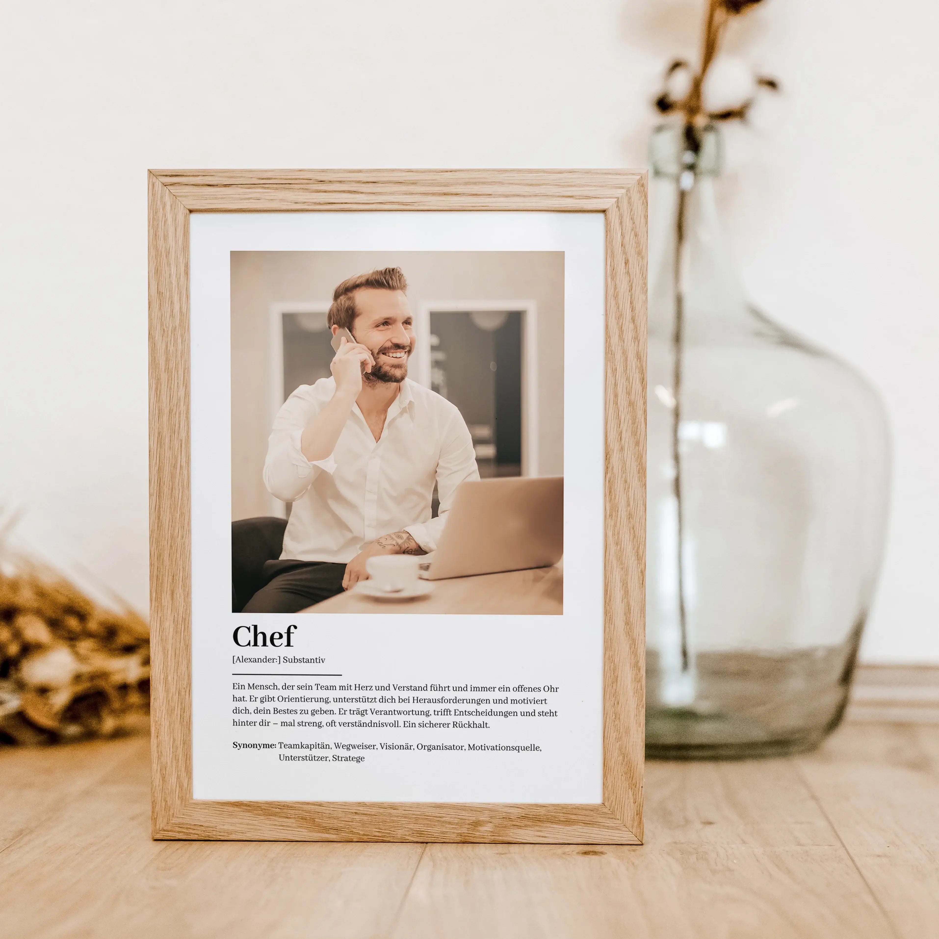 Chef Definition Poster mit Foto-Personalisiertes Poster-famprints-Suchst du nach einem einzigartigen Geschenk für deinen Chef? Unser Chef Definition Poster mit Foto ist die perfekte Wahl! Dieses liebevoll gestaltete Poster zeigt auf humorvolle und wertsch