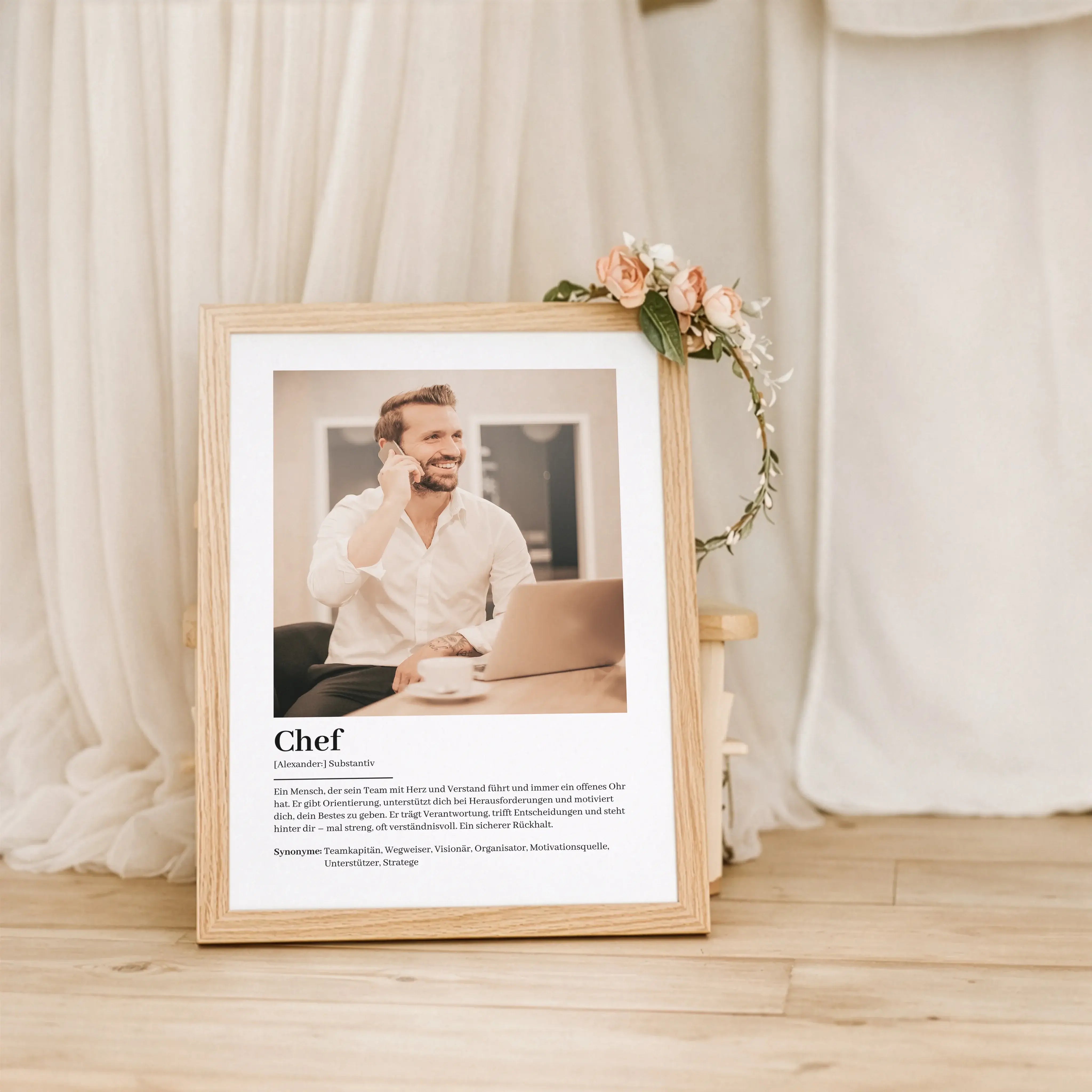 Chef Definition Poster mit Foto-Personalisiertes Poster-famprints-Das Chef Definition Poster mit Foto ist ein persönliches Geschenk, das Wertschätzung zeigt und im Alltag sichtbar bleibt. Bei famprints gestaltest du ein individuelles Poster für deinen Che