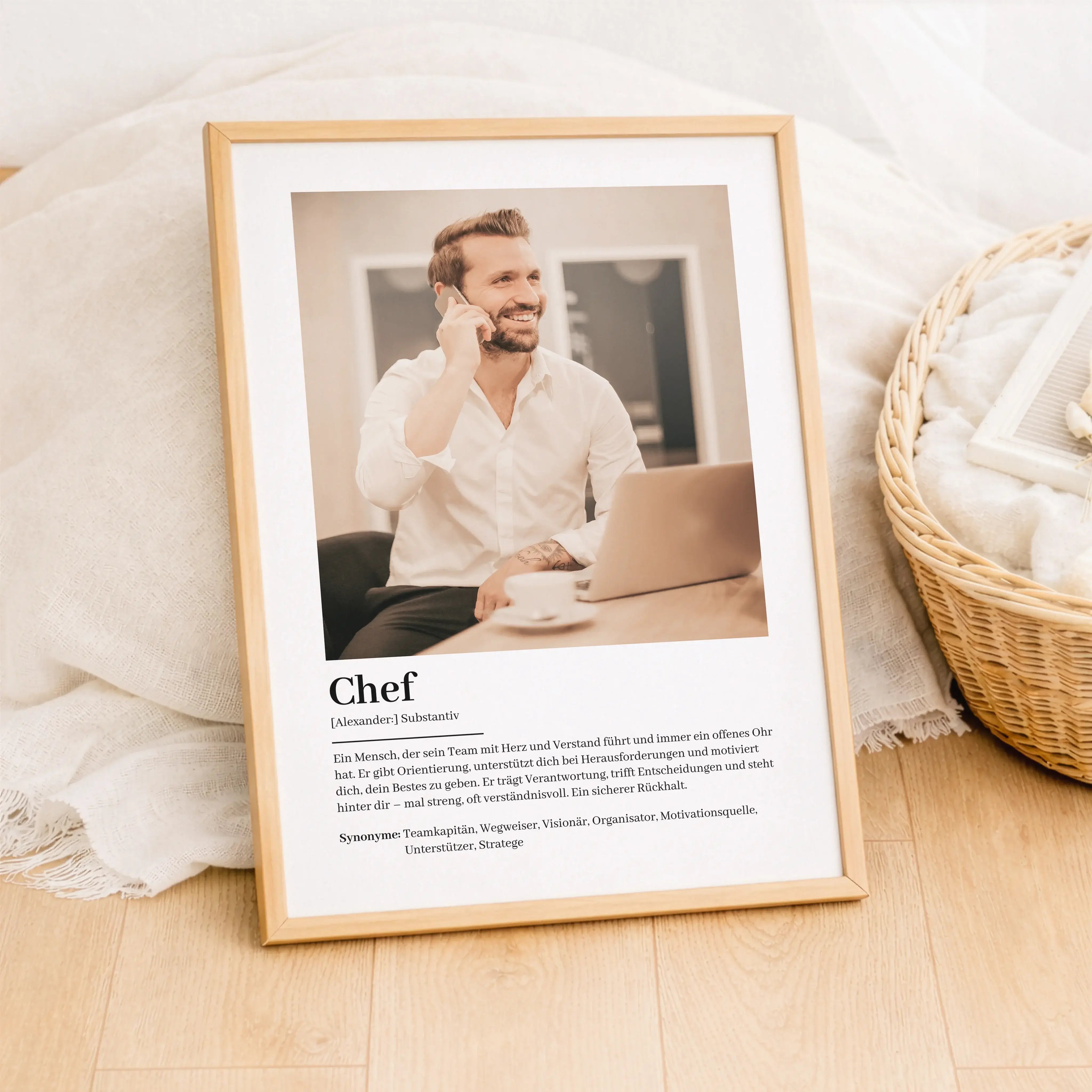 Chef Definition Poster mit Foto-Personalisiertes Poster-famprints-Das Chef Definition Poster mit Foto ist ein persönliches Geschenk, das Wertschätzung zeigt und im Alltag sichtbar bleibt. Bei famprints gestaltest du ein individuelles Poster für deinen Che
