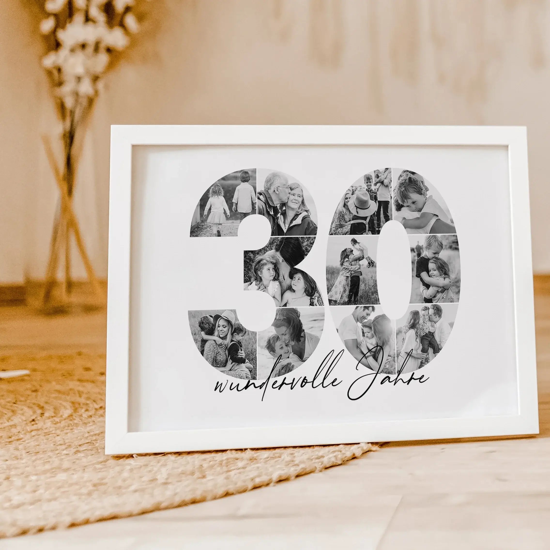 Foto Poster 30 Jahre - Personalisiertes Poster - famprints - Feiere besondere Momente mit unserem einzigartigen Foto Poster 30 – das perfekte personalisierte Geschenk zum Geburtstag, Hochzeitstag oder Jubiläum! Die große Zahl „30“ wird durch deine persönl