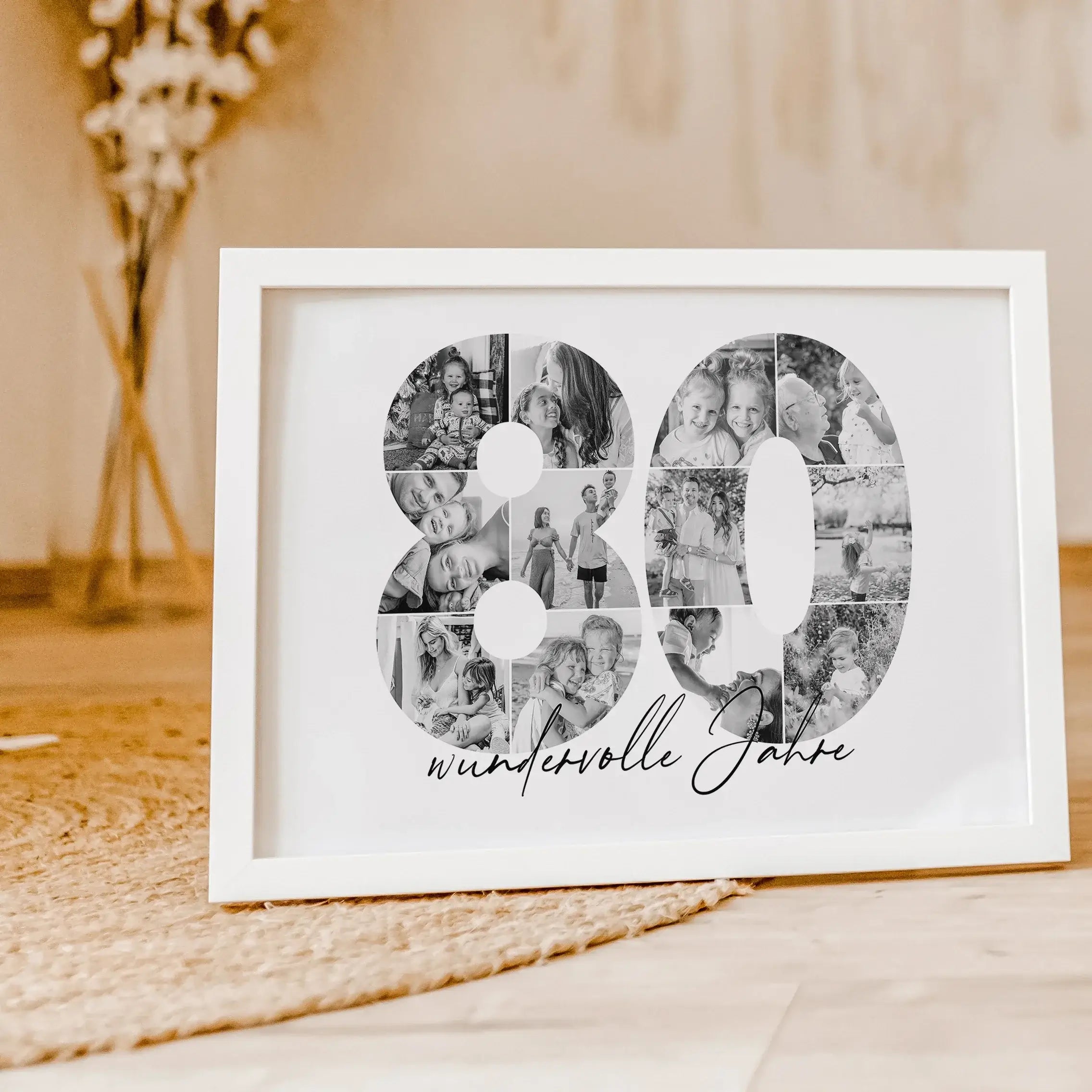 Foto Poster 80 Jahre - Personalisiertes Poster - famprints - Feiere besondere Momente mit unserem einzigartigen Foto Poster 80 – das perfekte Geschenk zum 80. Geburtstag, Hochzeitstag oder Jubiläum! Die große Zahl 80 wird individuell mit deinen persönlich