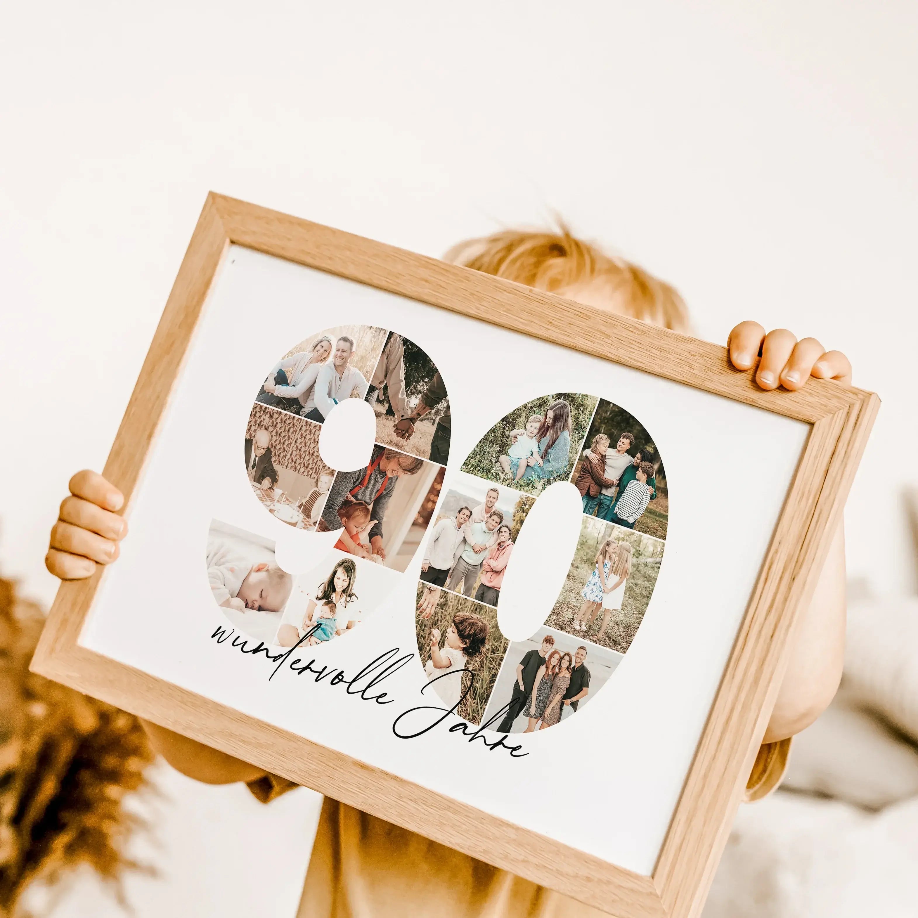 Foto Poster 90 Jahre - Personalisiertes Poster - famprints - Feiere besondere Momente mit unserem einzigartigen Foto Poster 90 – das perfekte Geschenk zum 90. Geburtstag, Hochzeitstag oder Jubiläum! Die Zahl „90“ wird mit deinen persönlichen Fotos zu eine