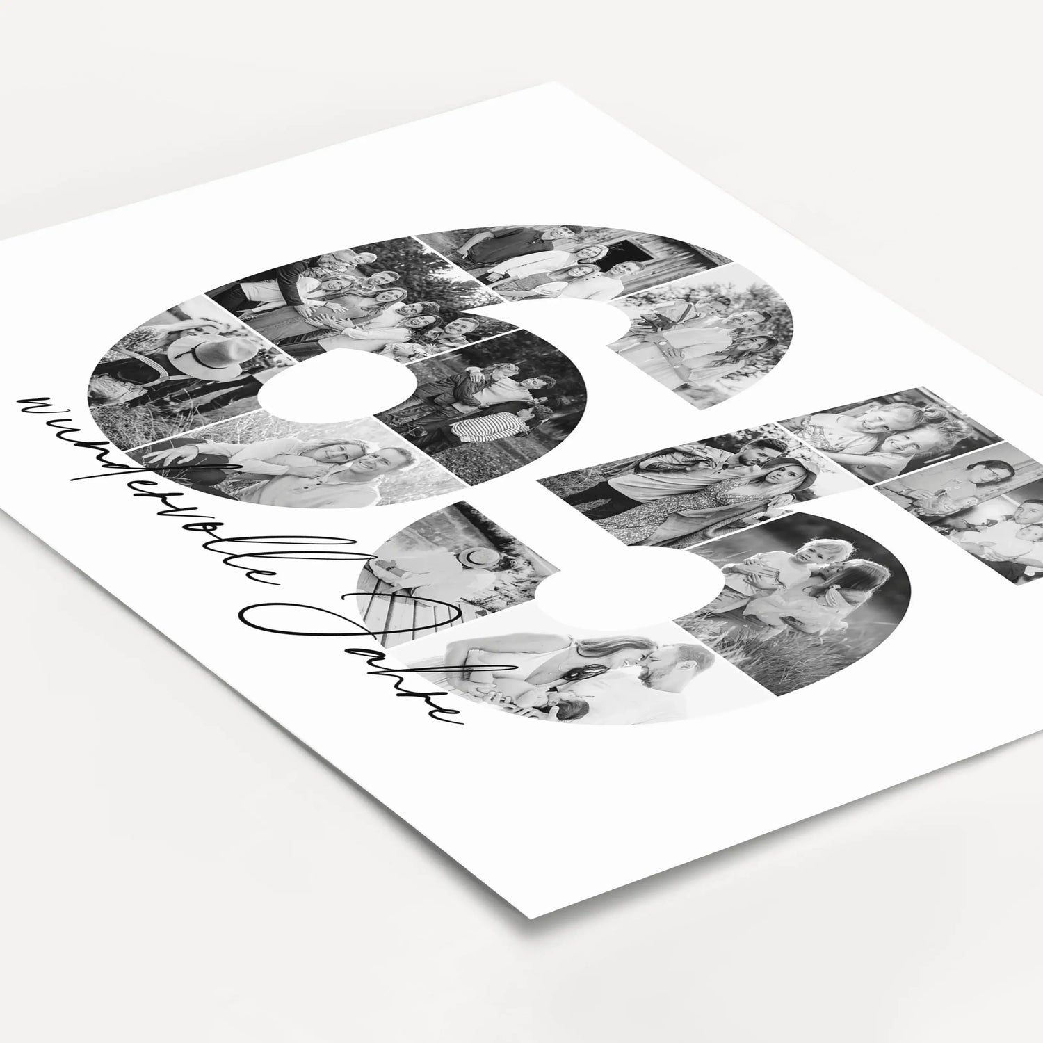 Foto Poster 65 Jahre - Personalisiertes Poster - famprints - Feiere besondere Momente mit unserem einzigartigen Foto Poster 65! Dieses personalisierte Poster zeigt die Zahl 65, hinterlegt mit deinen liebsten Fotos, die eine wunderschöne Fotocollage ergebe