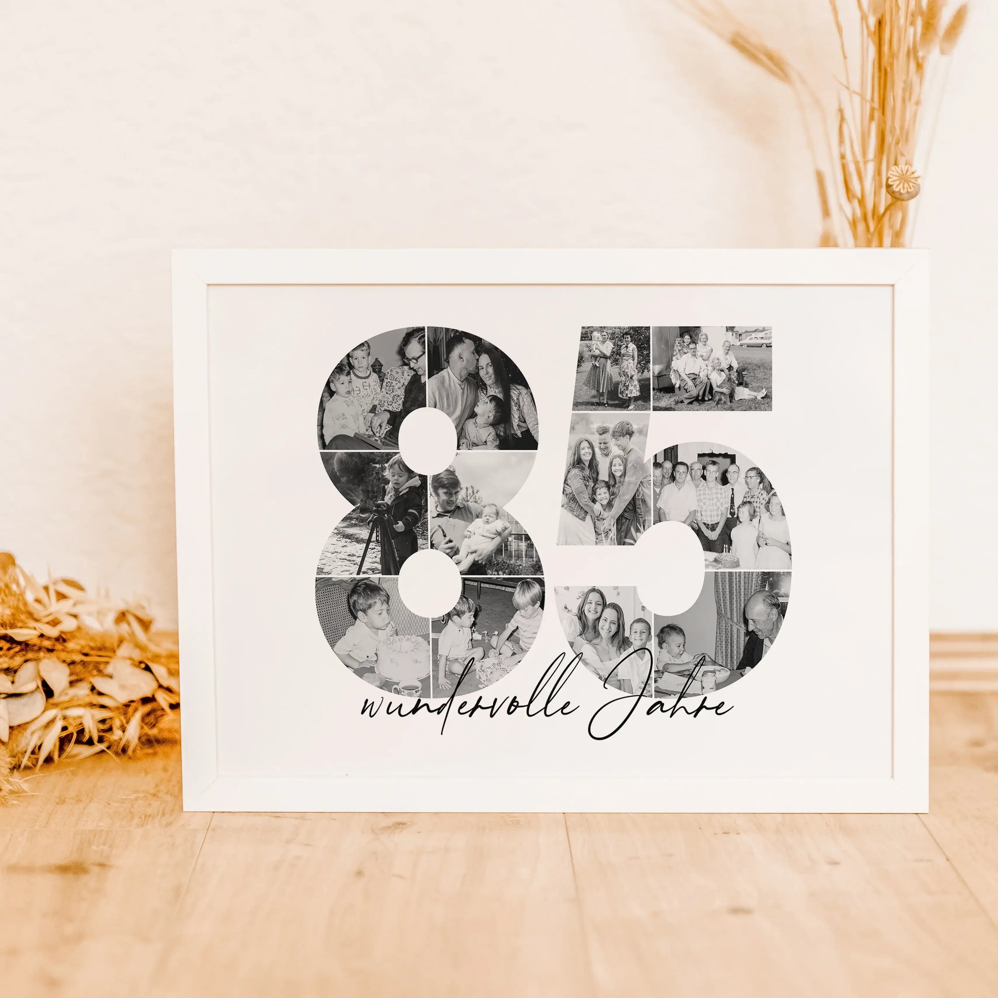 Foto Poster 85 Jahre - Personalisiertes Poster - famprints - Feiere besondere Momente mit unserem einzigartigen Foto Poster 85! Dieses personalisierte Poster zeigt die Zahl 85, die du mit deinen liebsten Fotos hinterlegen kannst – so entsteht eine individ