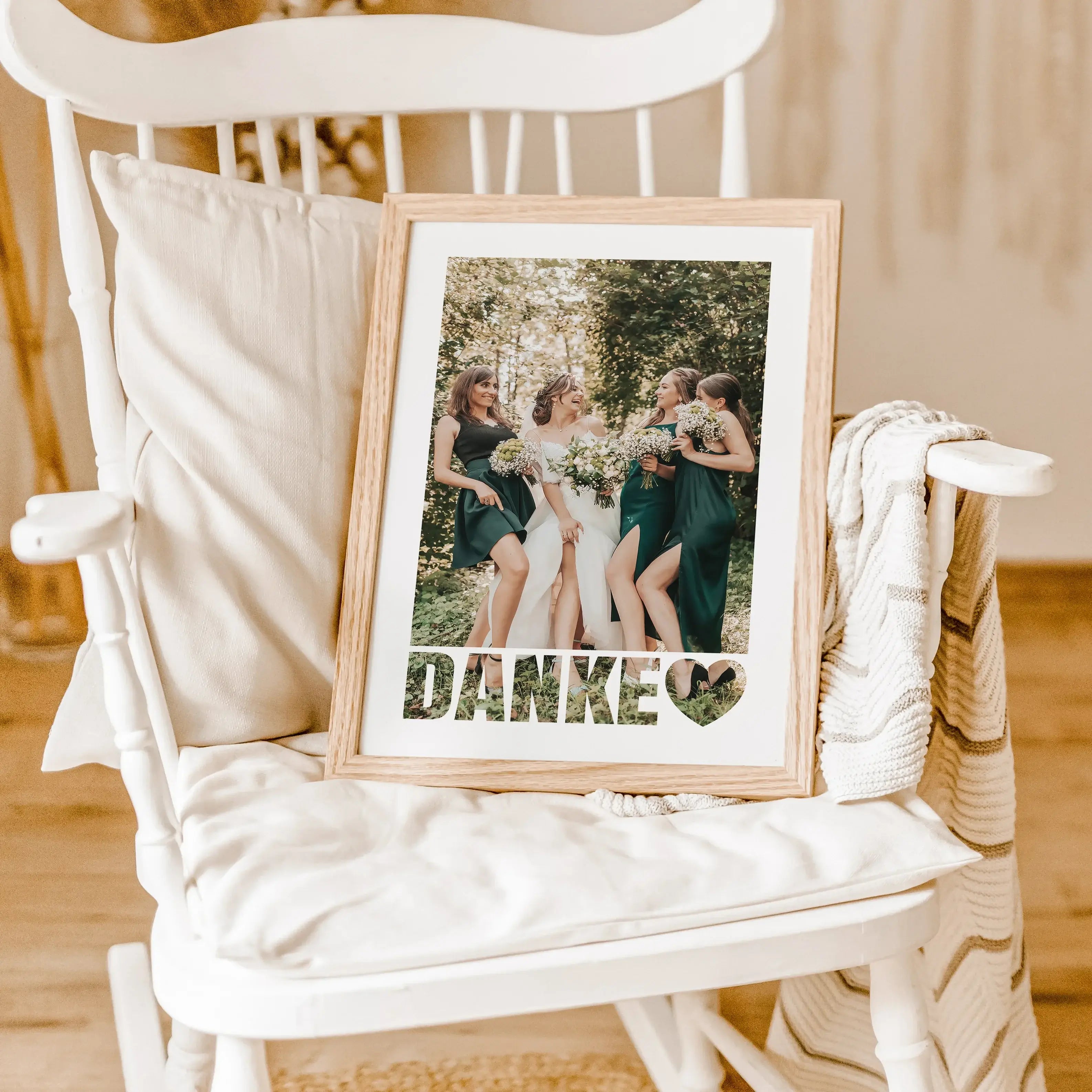 Foto Poster Danke - Personalisiertes Poster - famprints - Sag auf besondere Weise Danke mit unserem personalisierten Foto Poster Danke! Dieses einzigartige Poster kannst du mit deinem Lieblingsfoto gestalten – so wird dein Dankeschön zu einem ganz persönl