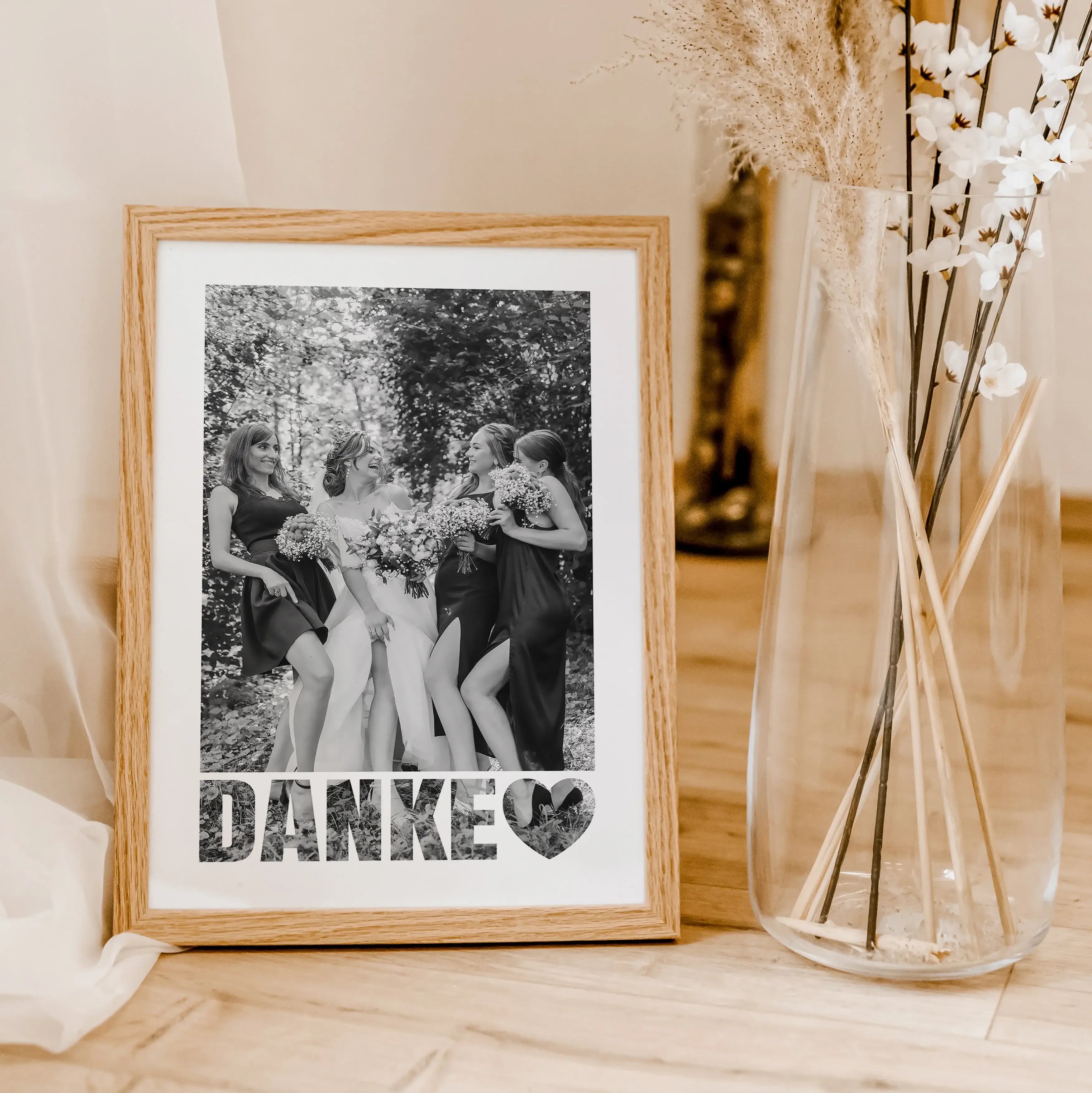 Foto Poster Danke - Personalisiertes Poster - famprints - Sag auf besondere Weise Danke mit unserem personalisierten Foto Poster Danke! Dieses einzigartige Poster kannst du mit deinem Lieblingsfoto gestalten – so wird dein Dankeschön zu einem ganz persönl