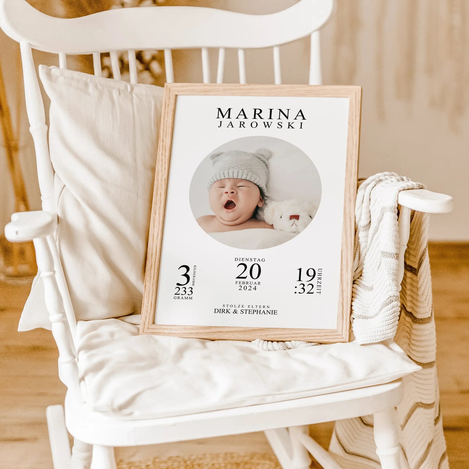 Geburtsposter mit Foto - Personalisiertes Poster - famprints - Entdecke unser einzigartiges Geburtsposter mit Foto, das die schönsten Momente der Geburt deines Kindes für immer festhält. Personalisiere das Poster ganz einfach mit den wichtigsten Geburtsda