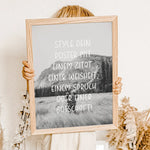 Text Poster mit Foto - Personalisiertes Poster - famprints - Gestalte dein individuelles Text Poster mit Foto – ideal als persönliches Geschenk oder für dein eigenes Zuhause! Wähle deinen eigenen Text, Zitat, Vers oder Spruch und kreiere ein einzigartiges