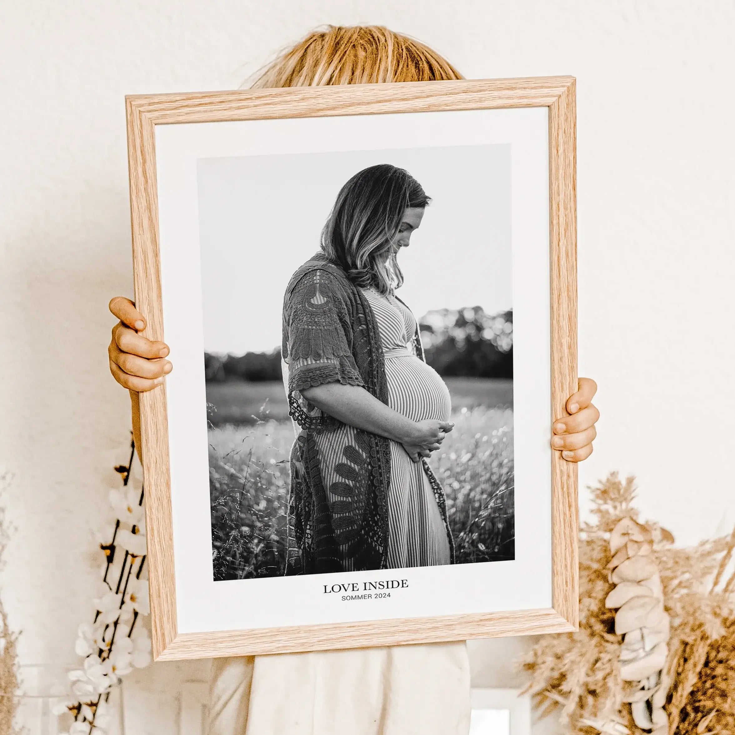 Foto Poster One - Personalisiertes Poster - famprints - Entdecke das Foto Poster One – dein persönliches Highlight für Zuhause oder als einzigartiges Geschenk! Gestalte dein Poster ganz individuell mit deinem Lieblingsfoto und verleihe deinen Wänden eine