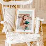 Foto Poster Heart - Personalisiertes Poster - famprints - Gestalte dein ganz persönliches Foto Poster Heart und halte die schönsten Momente mit deinen Liebsten für immer fest! Dieses einzigartige Poster verbindet dein Lieblingsfoto mit einem liebevollen H