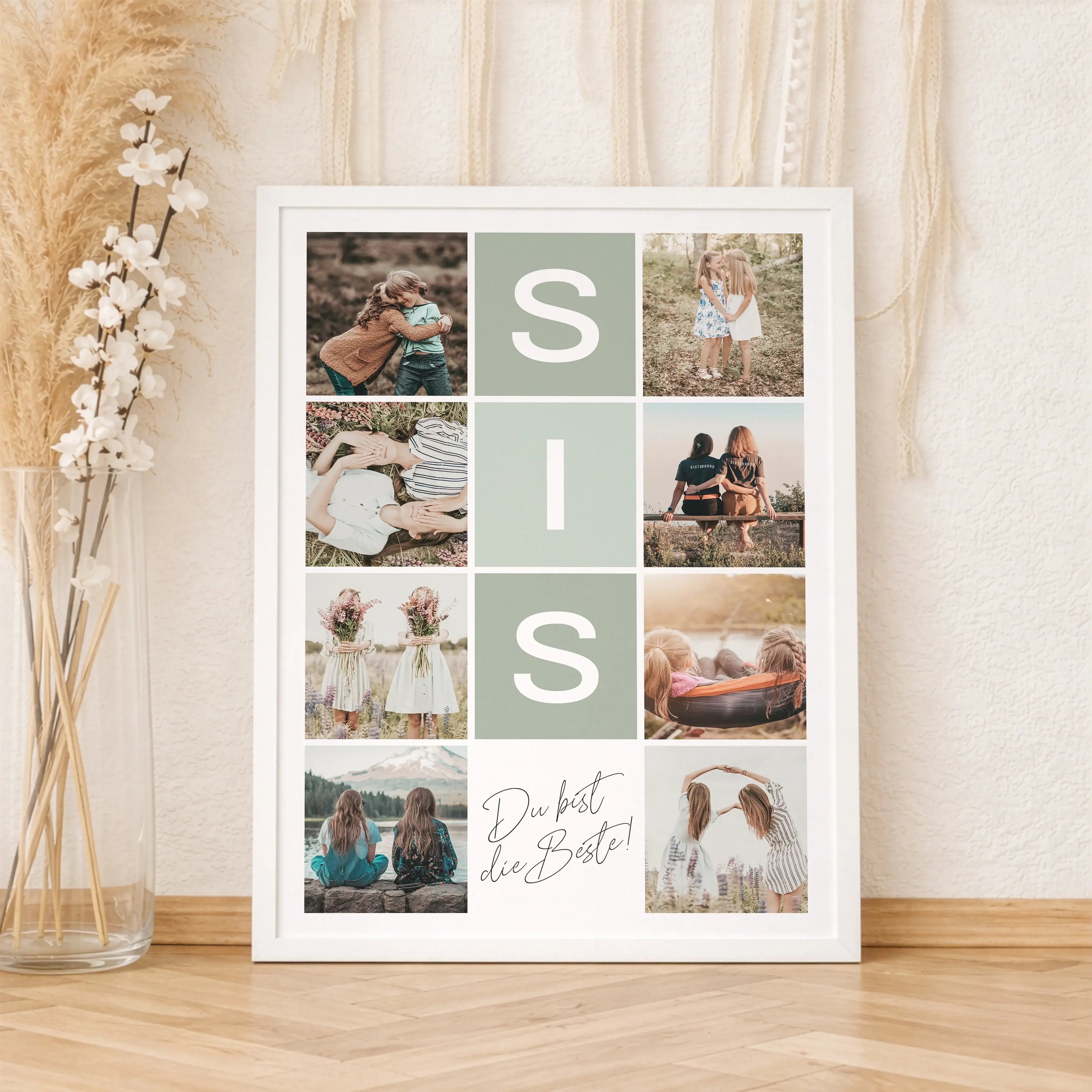 Sis Fotocollage-Personalisiertes Poster-famprints-Die Sis Fotocollage von famprints ist eine persönliche Art, eure Verbindung sichtbar zu machen. Aus mehreren Lieblingsfotos entsteht ein harmonisches Poster, das eure gemeinsamen Momente modern und ruhig i