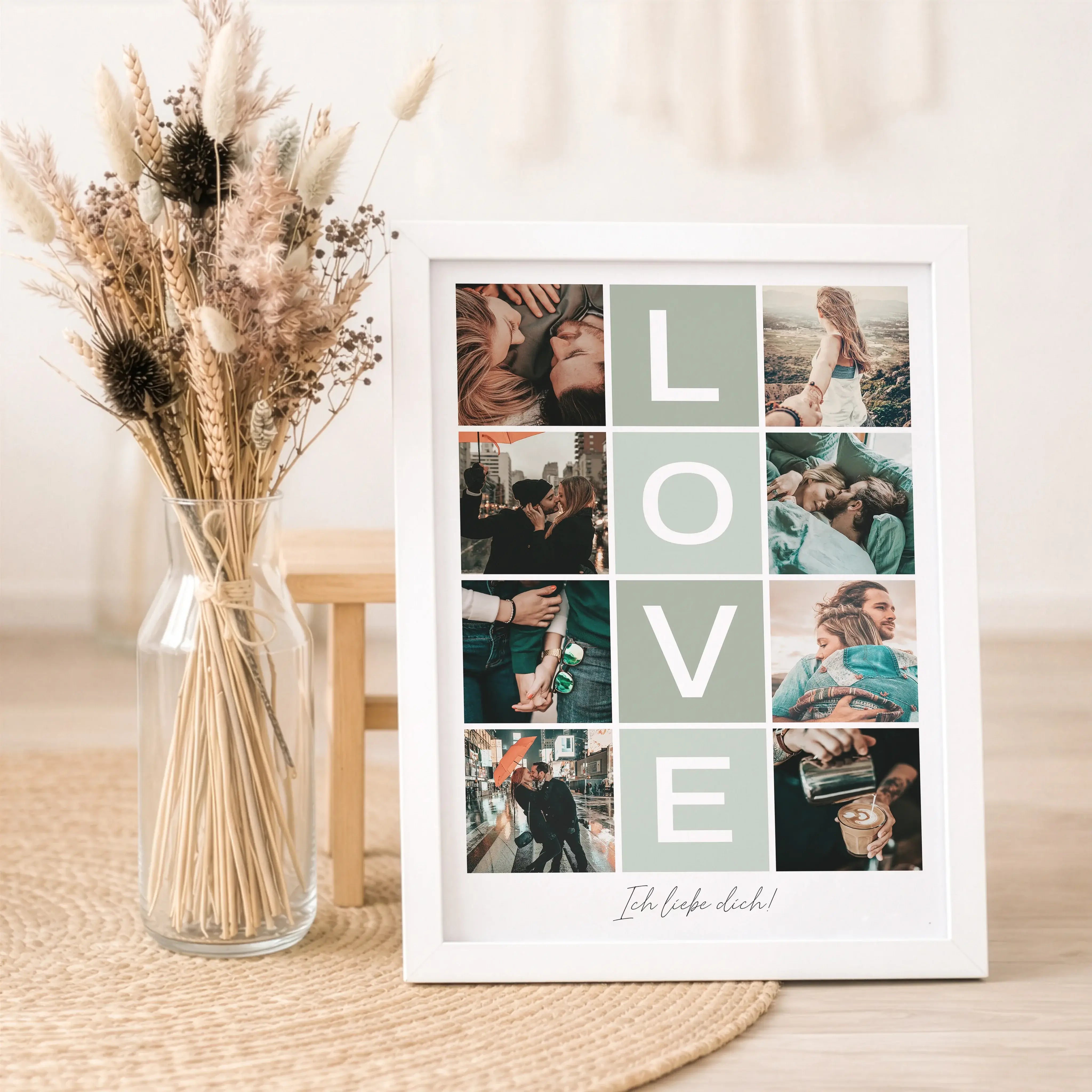 Love Fotocollage-Personalisiertes Poster-famprints-Die Love Fotocollage von famprints ist mehr als ein Poster, sie ist ein persönliches Statement für eure gemeinsame Geschichte. Du gestaltest sie mit euren Lieblingsfotos und schaffst so ein individuelles