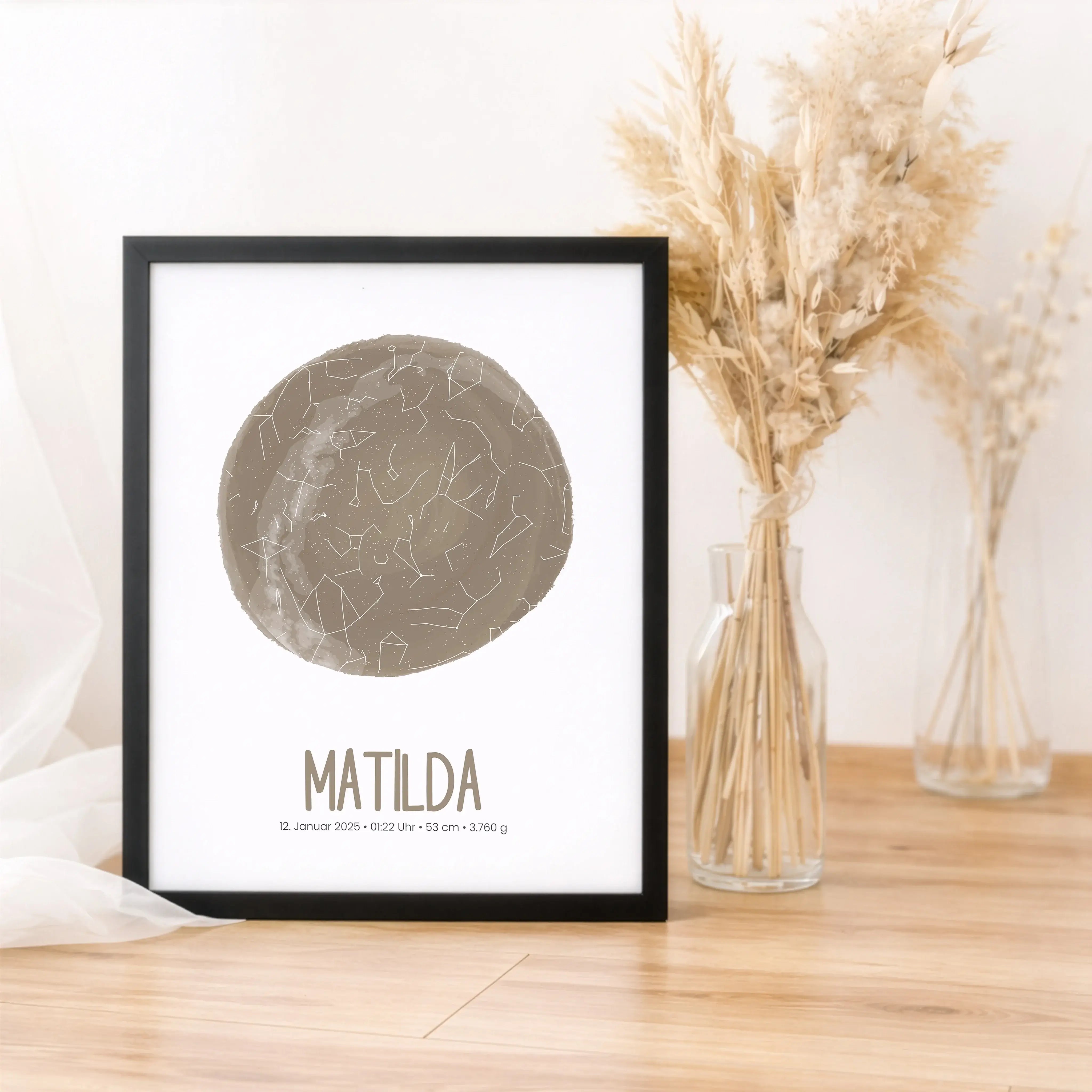 Geburtsposter Sternenhimmel-Personalisiertes Poster-famprints-Das Geburtsposter Sternenhimmel von famprints hält einen einzigartigen Moment fest, so wie er wirklich war. Du siehst den echten Sternenhimmel zum Zeitpunkt der Geburt deines Kindes, berechnet