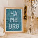 Stadtkarte Poster Overlay - Personalisiertes Poster - famprints - Entdecke dein persönliches Stadtkarte Poster Overlay – das perfekte Geschenk für alle, die ihre Lieblingsstadt stilvoll in Szene setzen möchten! Gestalte dein individuelles Stadtkarte Poste