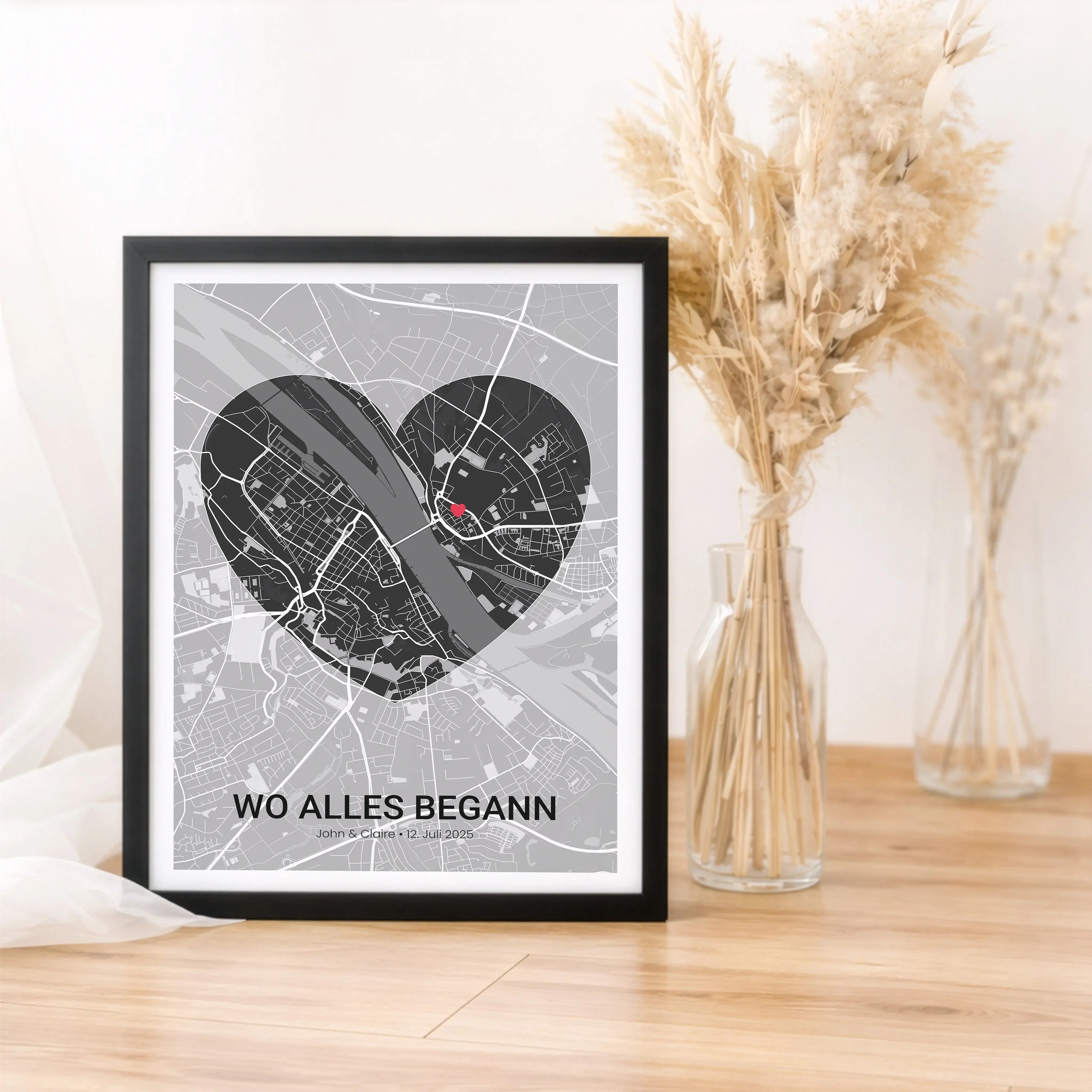 Stadtkarte Poster Herz No2-Personalisiertes Poster-famprints-Das Stadtkarte Poster Herz No2 von famprints verwandelt einen besonderen Ort in ein persönliches Designstück mit Bedeutung. Ob Kennenlernen, erster gemeinsamer Wohnort oder ein Platz voller Erin