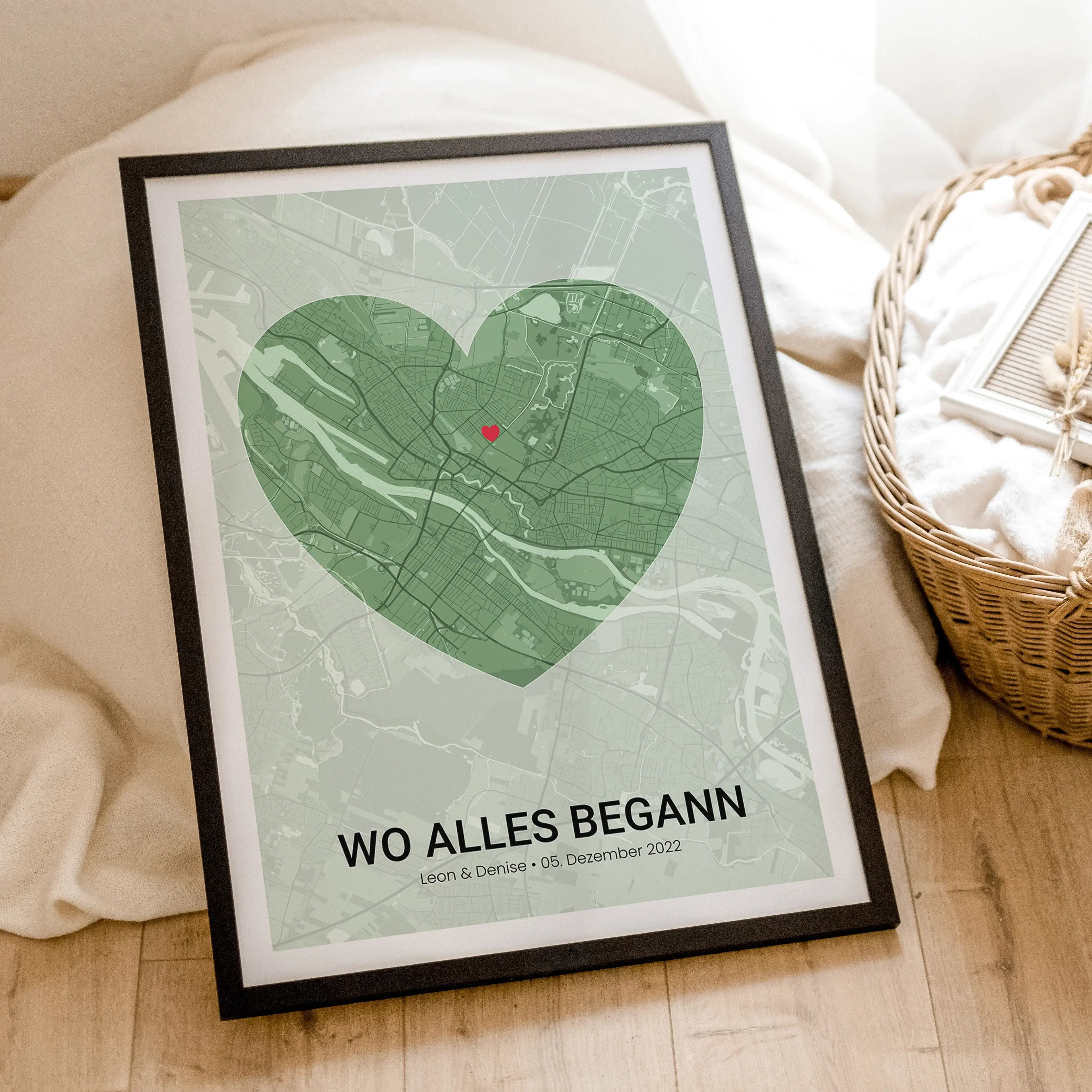 Stadtkarte Poster Herz Halo - Personalisiertes Poster - famprints - Entdecke das Stadtkarte Poster Herz Halo – dein persönliches Kunstwerk, das eure schönsten Erinnerungen verewigt. Gestalte das Poster mit der Stadtkarte deines Lieblingsortes oder des Ort