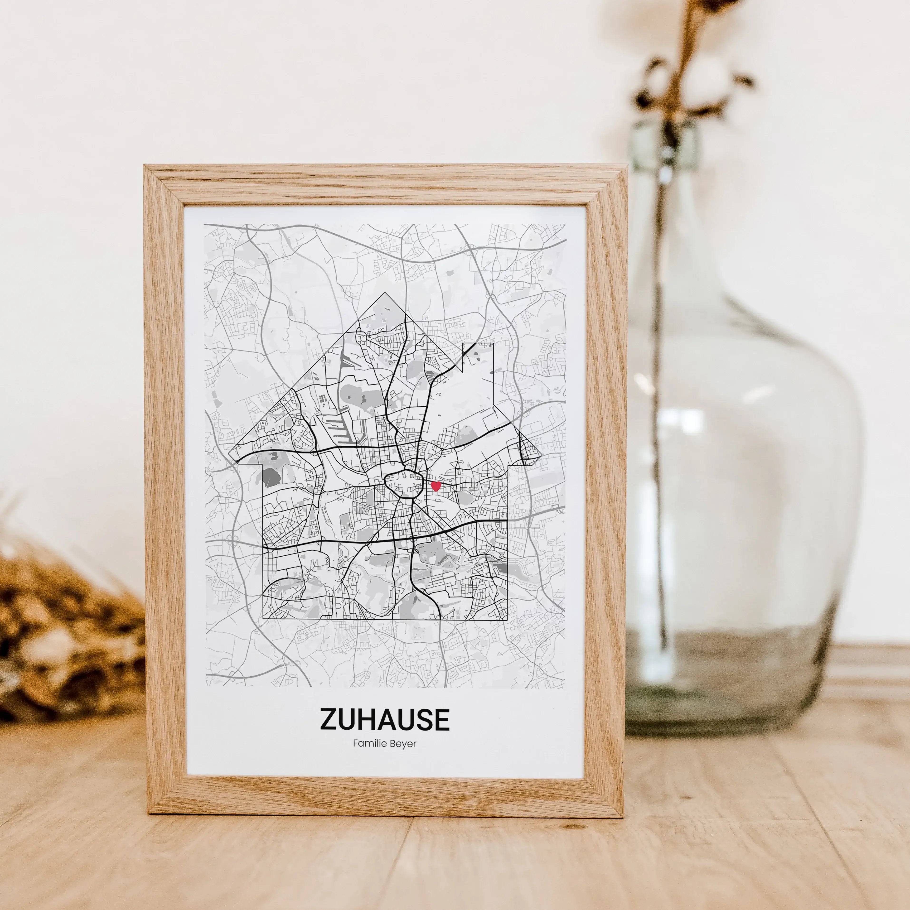 Stadtkarte Poster Haus modern - Personalisiertes Poster - famprints - Entdecke unser Stadtkarte Poster Haus modern – das perfekte personalisierte Geschenk für alle, die ihr Zuhause lieben! Dieses einzigartige Poster kannst du mit der Stadtkarte deines Lie