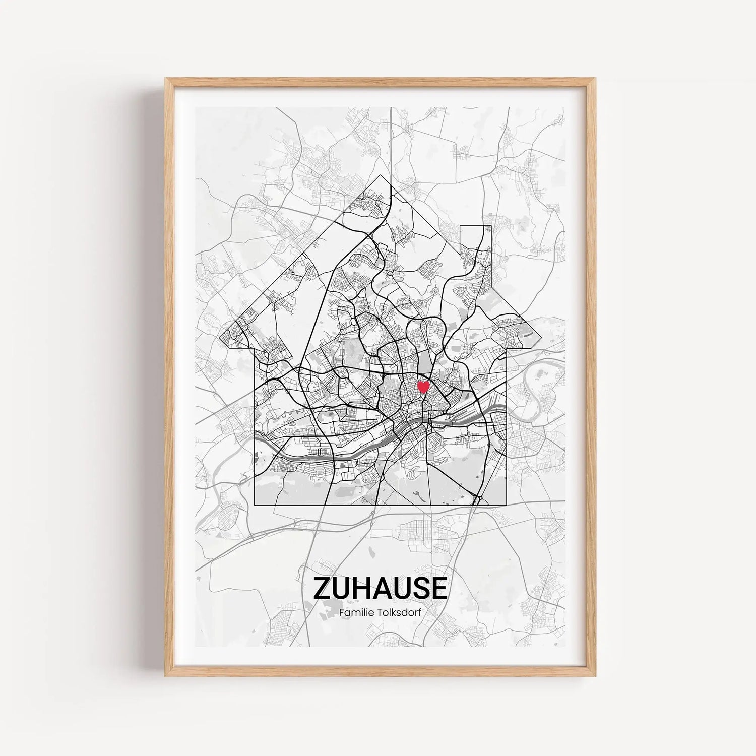 Stadtkarte Poster Haus Halo - Personalisiertes Poster - famprints - Entdecke das Stadtkarte Poster Haus Halo – dein persönliches Kunstwerk für die eigenen vier Wände! Dieses einzigartige Poster lässt sich individuell mit der Stadtkarte deines Lieblingsort