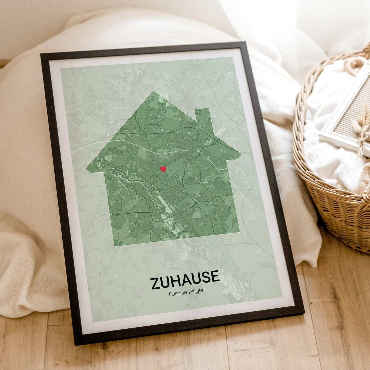 Stadtkarte Poster Haus Halo - Personalisiertes Poster - famprints - Entdecke das Stadtkarte Poster Haus Halo – dein persönliches Kunstwerk für die eigenen vier Wände! Dieses einzigartige Poster lässt sich individuell mit der Stadtkarte deines Lieblingsort