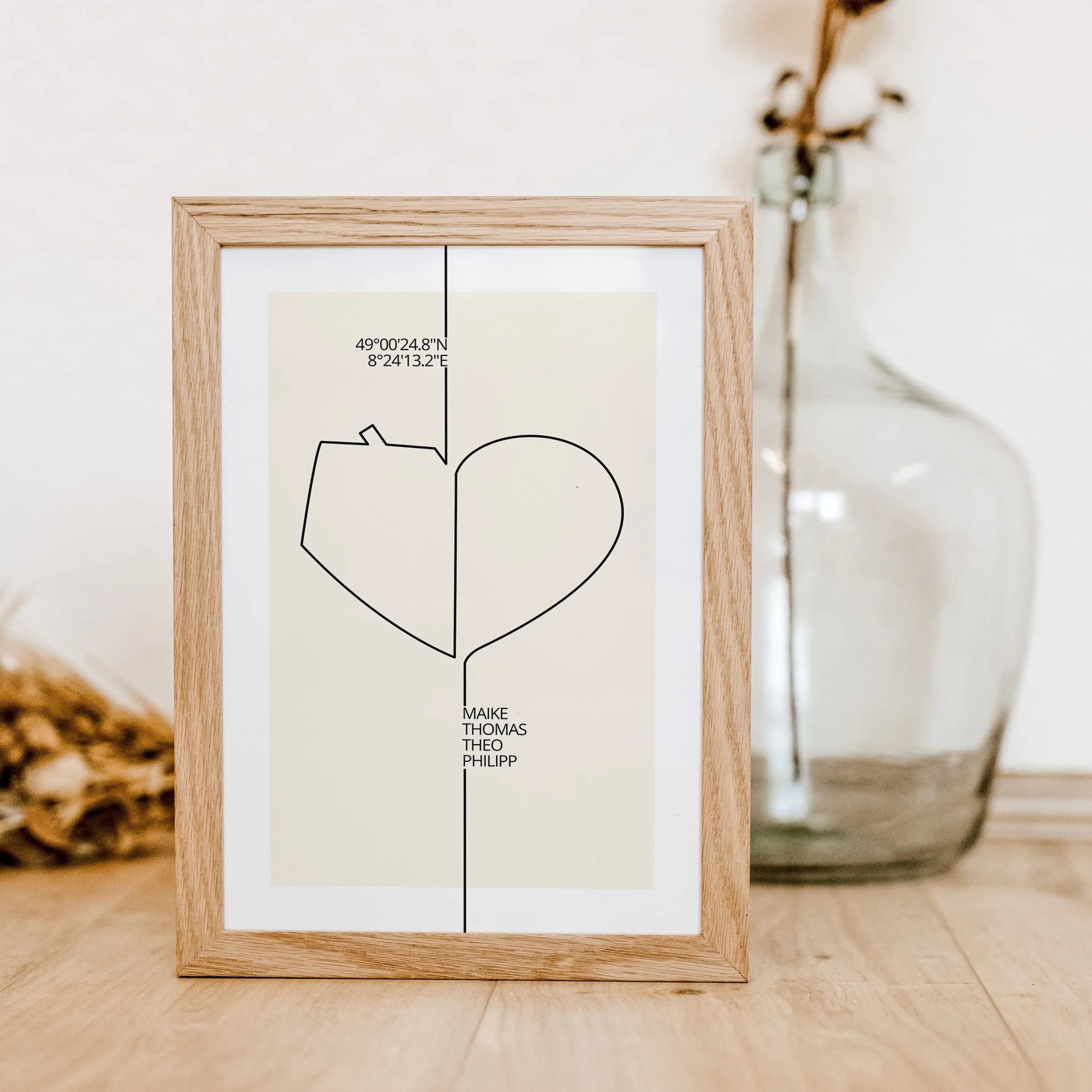 Familienposter Herz Haus-famprints-Personalisiertes Poster-Auf dem Familienposter Herz Haus findest du im Line Art Stil ein Herz und ein Haus. Beides zusammen deutet ein komplettes Herz an. Auf der linken Seite - der Hausseite - kannst du das Poster oberh