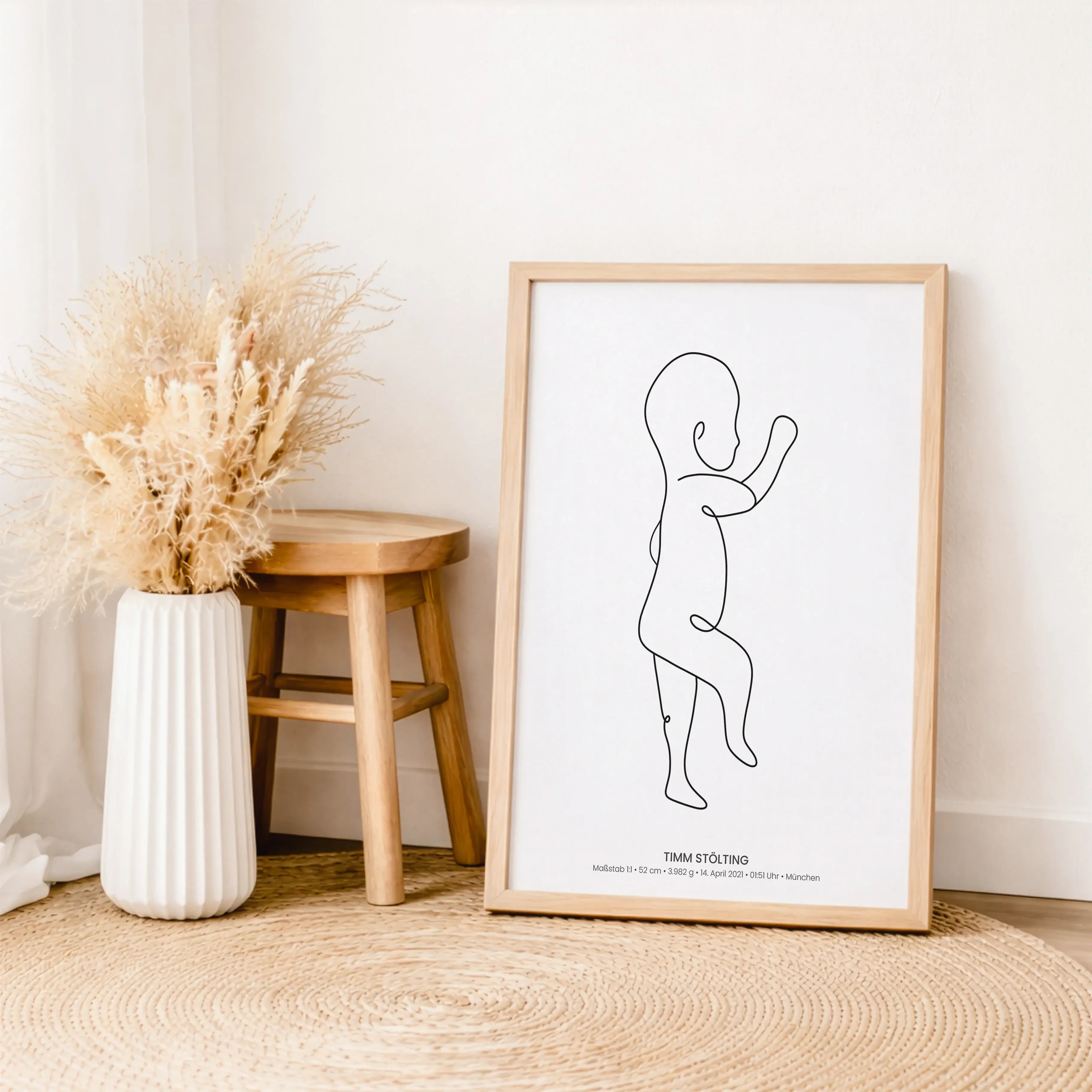 Geburtsposter 1:1 Baby 'Line Art'-Personalisiertes Poster-famprints-Das Geburtsposter 1:1 Baby Line Art von famprints hält den einzigartigen Moment der Geburt genauso fest, wie er war – in originaler Größe und als feine Linienzeichnung. Das Baby wird im M