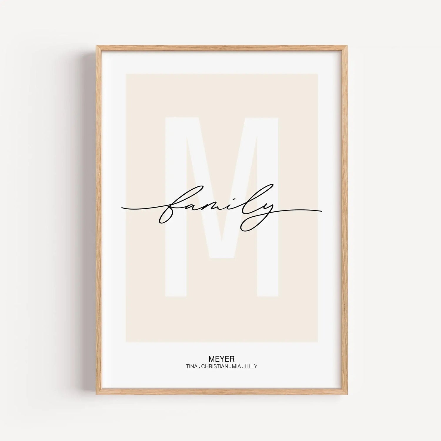 Poster Family Buchstabe-famprints-Personalisiertes Poster-Unserer Poster Family mit Buchstaben ist eine Mischung aus Familienposter und Buchstabenposter. Auf dem Poster befindet sich das große weiße Initial des Familiennamens auf dem wahlweise Polish Grey