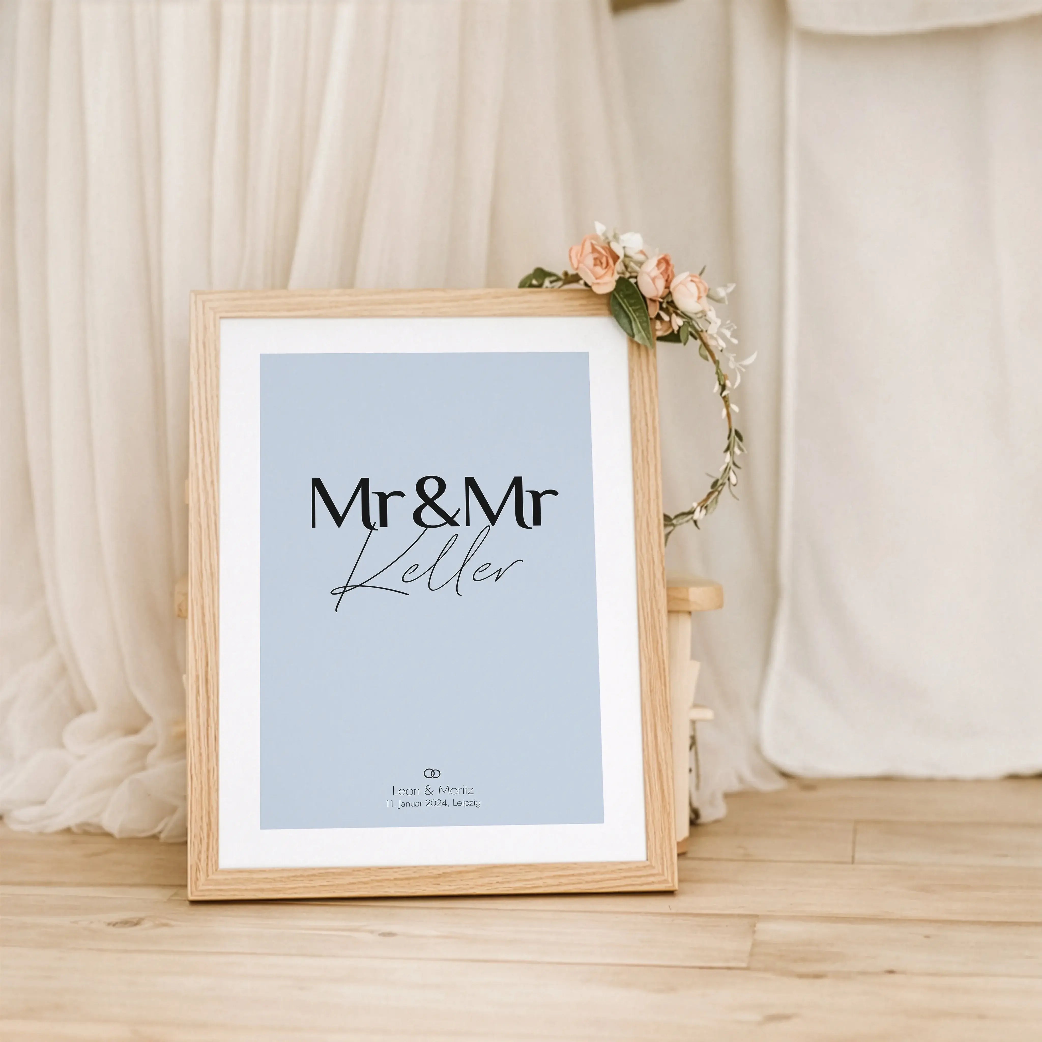 Paar Poster Mr & Mr-Personalisiertes Poster-famprints-Das Paar Poster Mr & Mr von famprints ist eine stilvolle Möglichkeit, eure Liebe sichtbar zu machen und besondere Momente festzuhalten. Ob zur Hochzeit, zur Verlobung, zum Jahrestag oder als persönlich