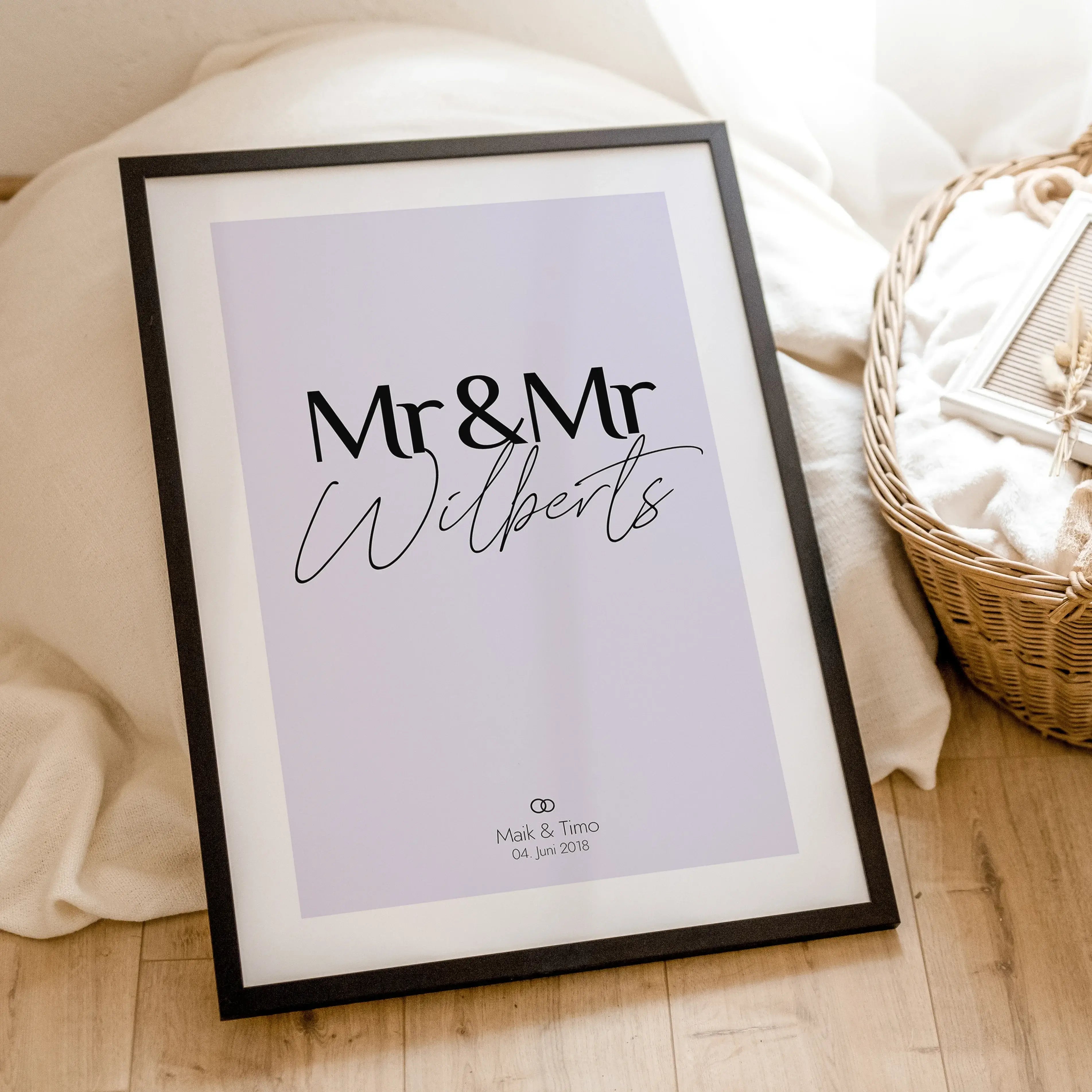 Paar Poster Mr & Mr-famprints-Personalisiertes Poster-Unser personalisiertes Hochzeit Poster Mr & Mr ist perfekt für alle gleichgeschlechtlichen Paare die ihren einzigartigen Tag unvergessen machen wollen. Du kannst den Text mit euren Namen, dem Hochzeits