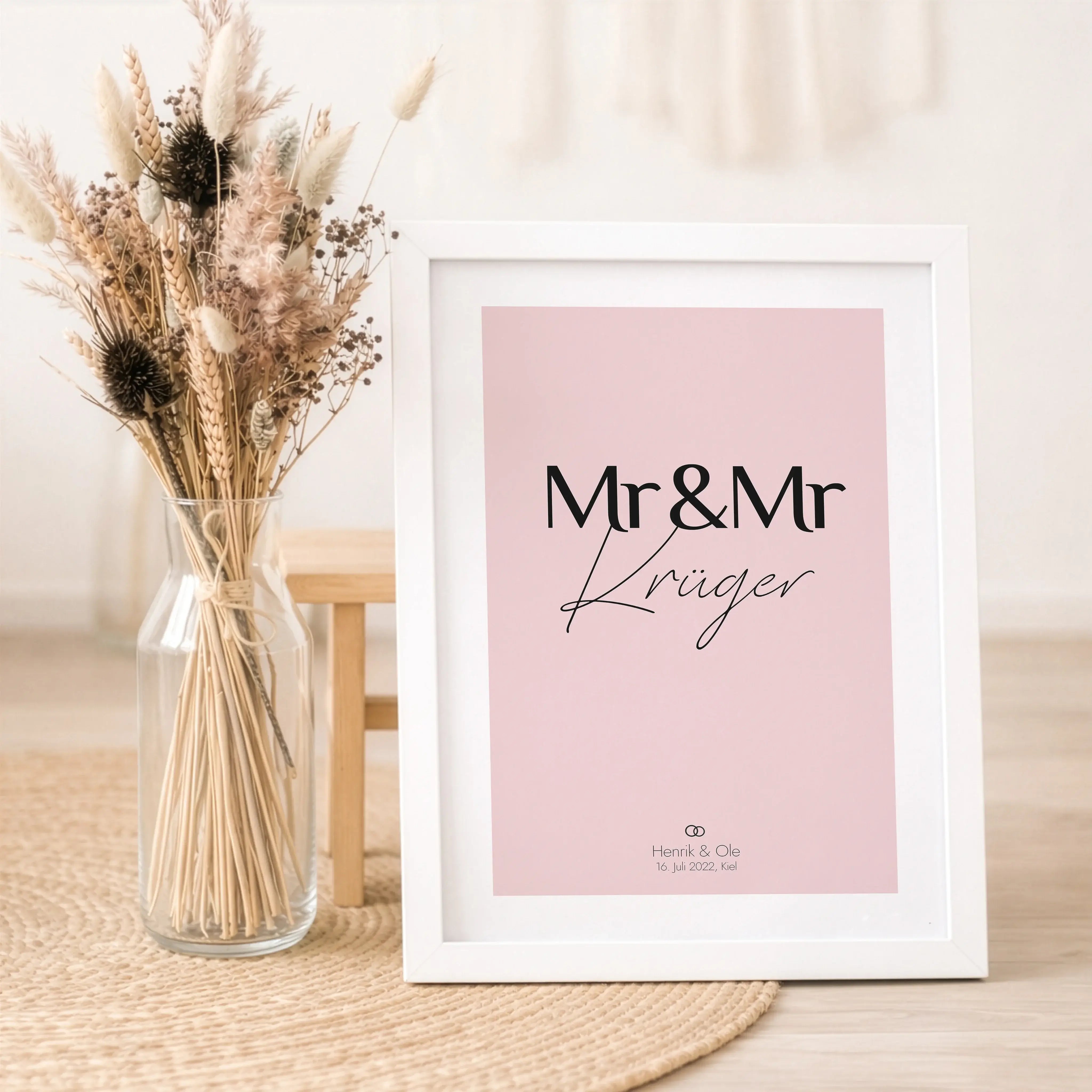 Paar Poster Mr & Mr-Personalisiertes Poster-famprints-Das Paar Poster Mr & Mr von famprints ist eine stilvolle Möglichkeit, eure Liebe sichtbar zu machen und besondere Momente festzuhalten. Ob zur Hochzeit, zur Verlobung, zum Jahrestag oder als persönlich